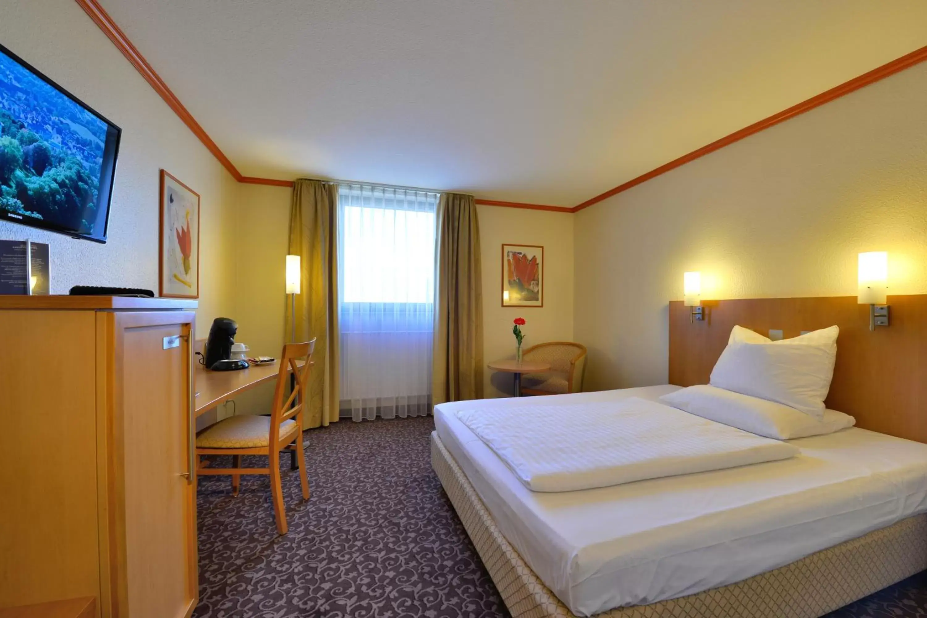Photo of the whole room, Bed in PLAZA INN Leonberg