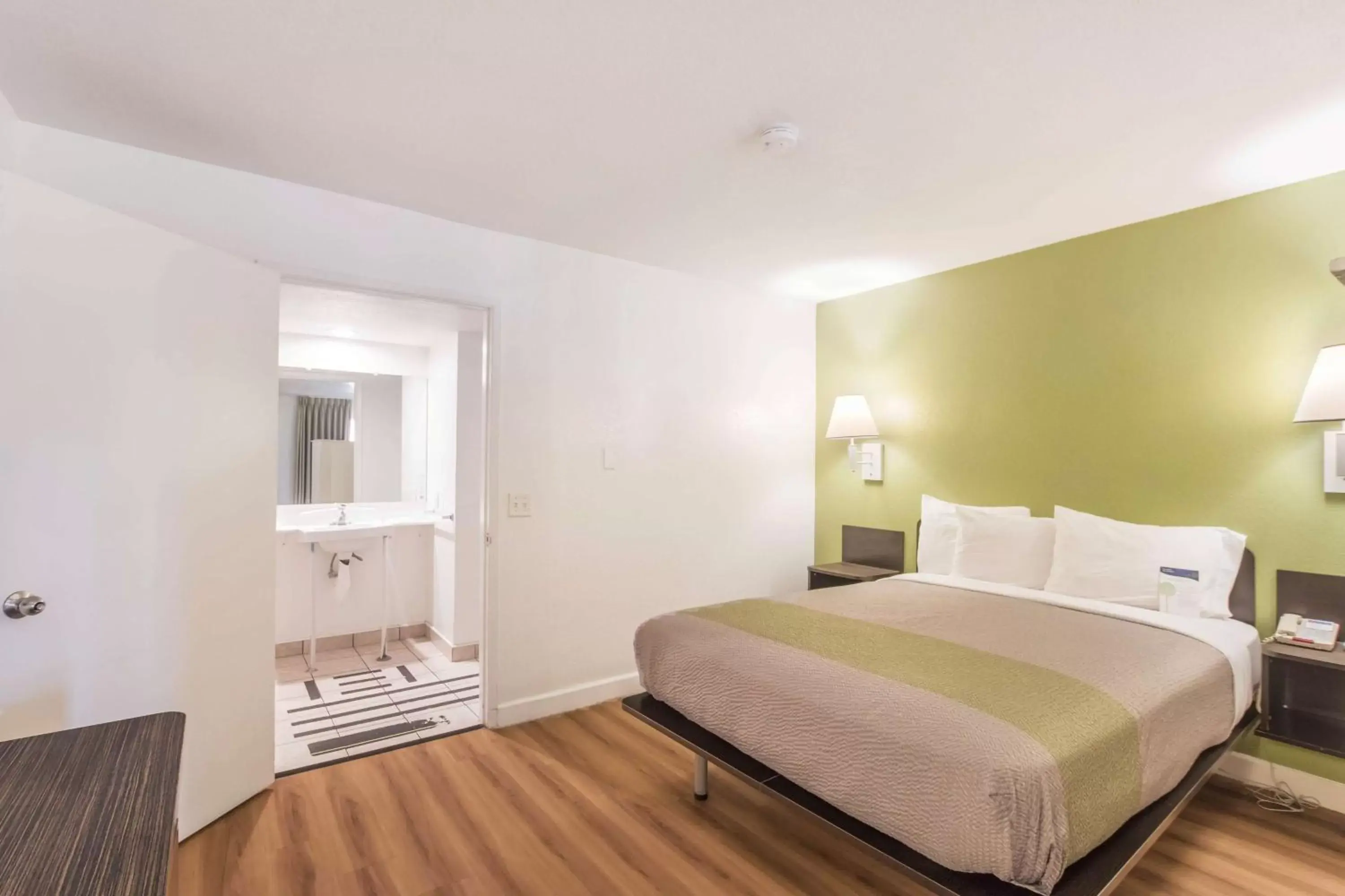 Bedroom, Bed in Motel 6 Hemet Bedroom, Bed in Motel 6 Hemet