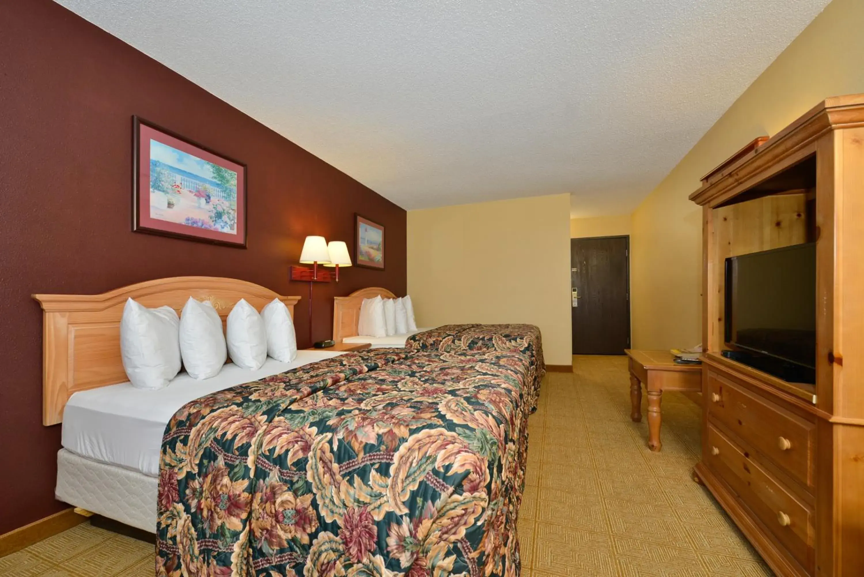 Bed in Americas Best Value Inn Decatur