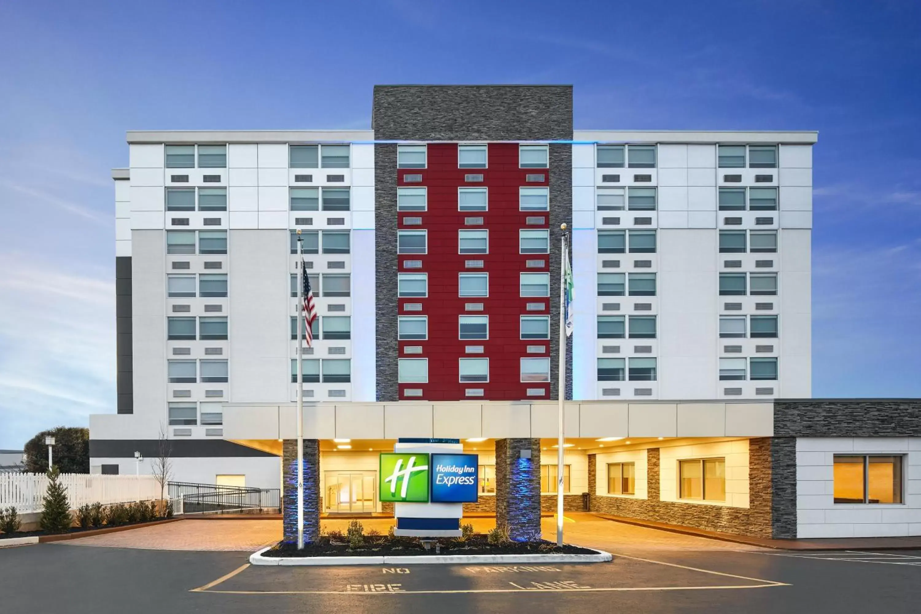 Property Building in Holiday Inn Express Richmond - Midtown, an IHG Hotel