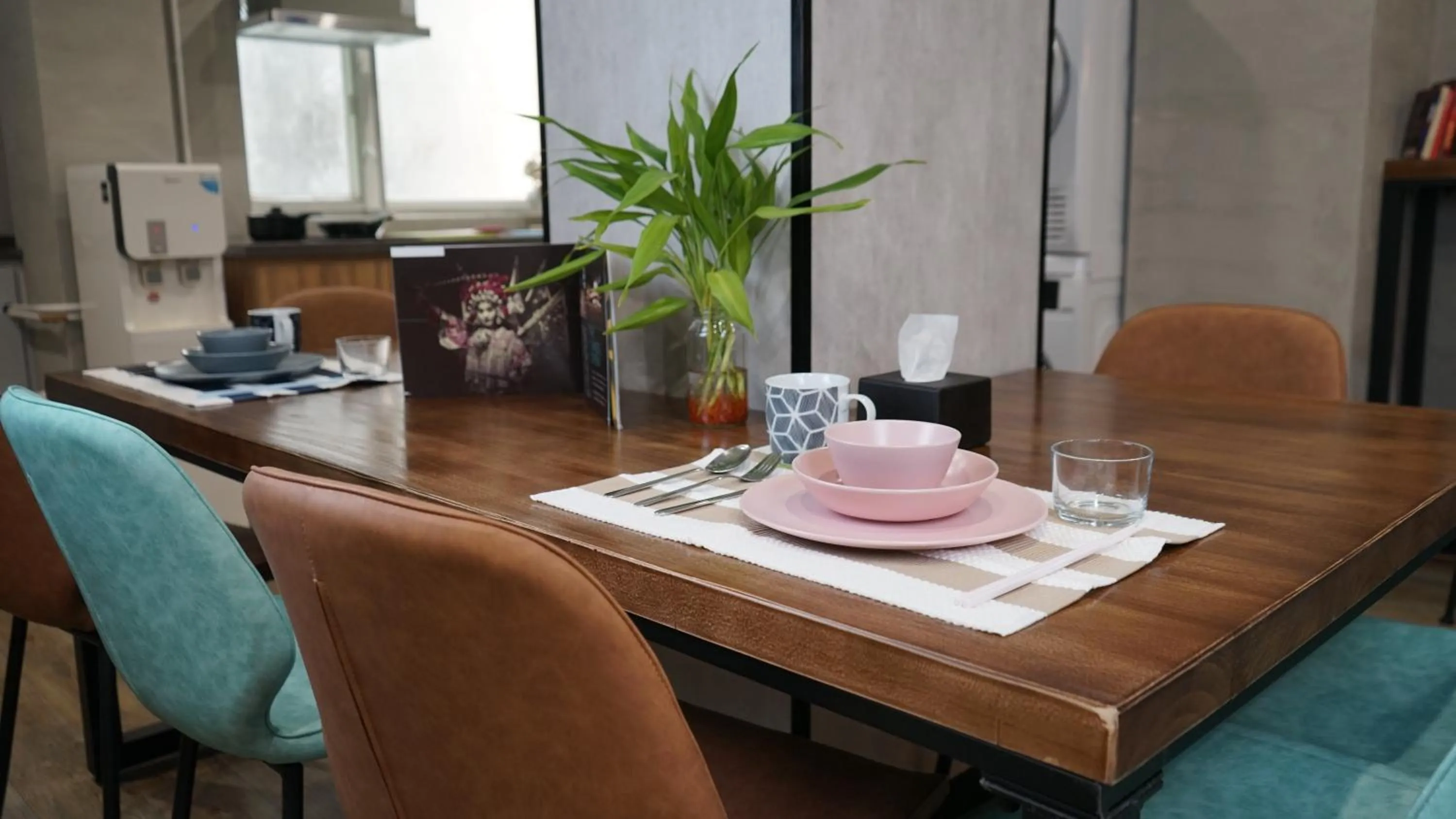 Communal lounge/ TV room in Homy Inn North Point