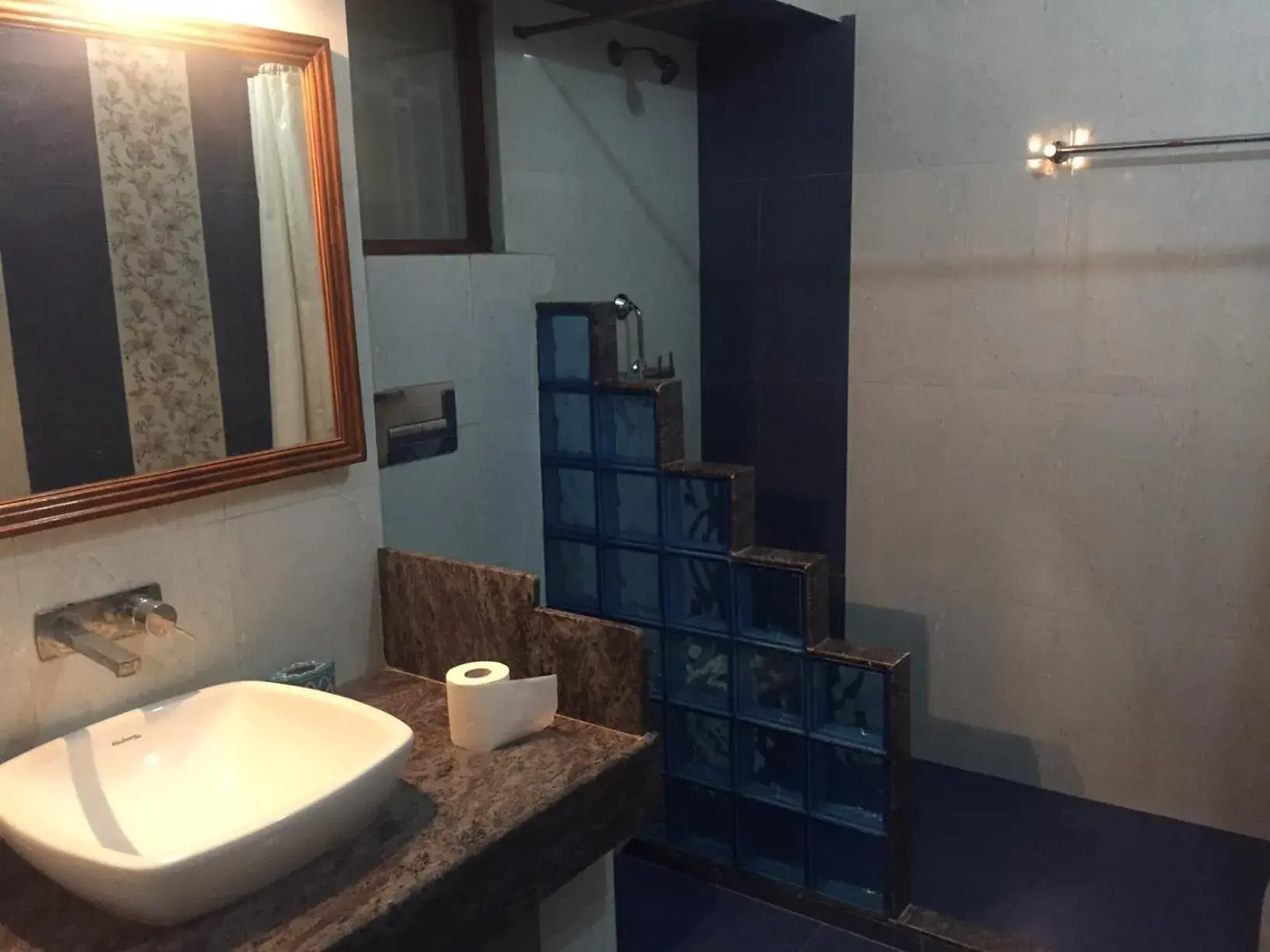 Bathroom in All Seasons Homestay