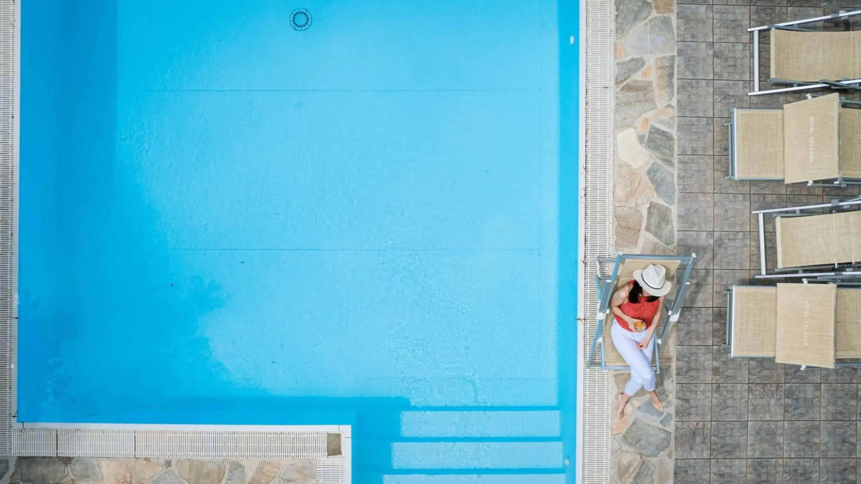 Swimming Pool in Hotel Calanca