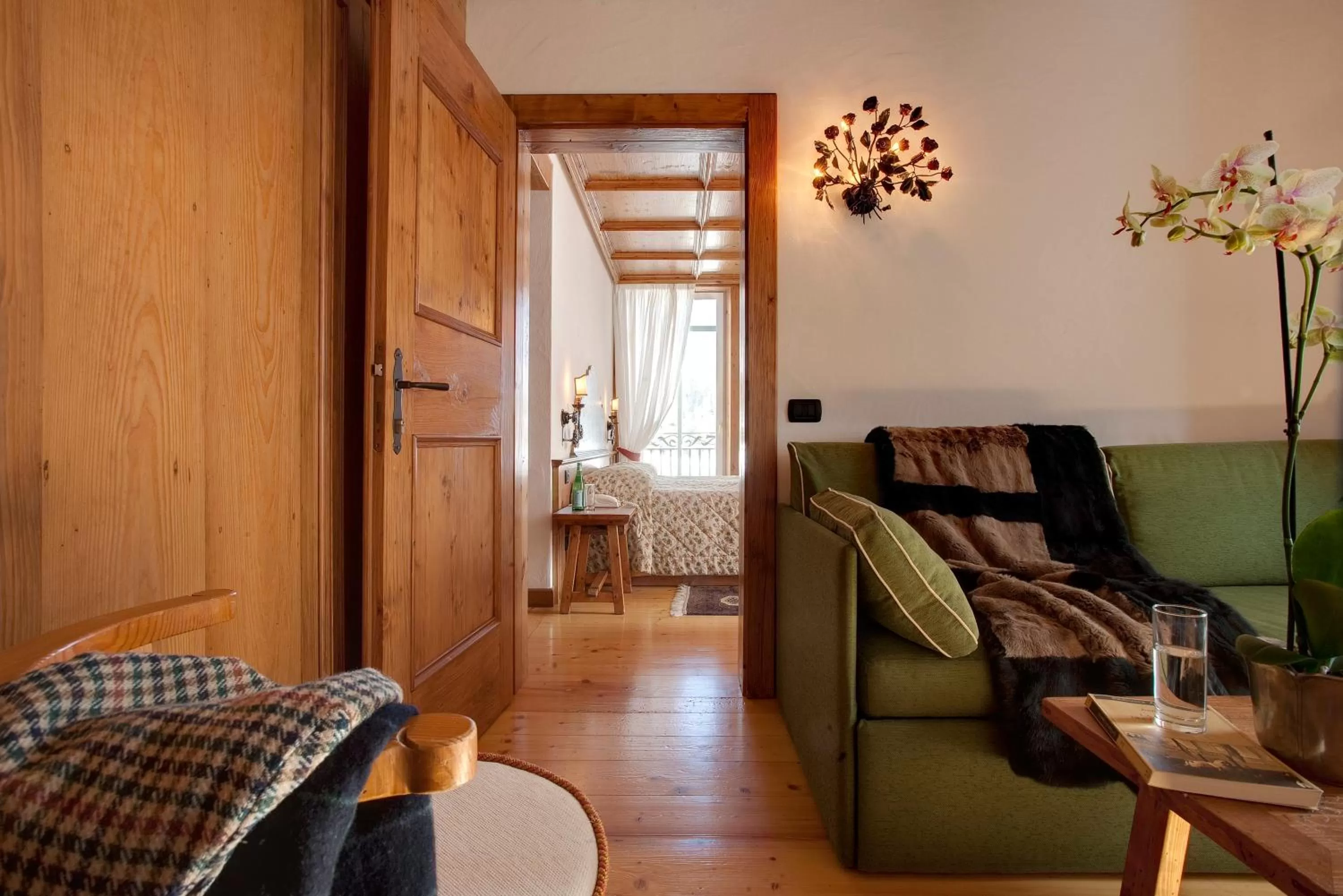 Seating area in Hotel Cortina