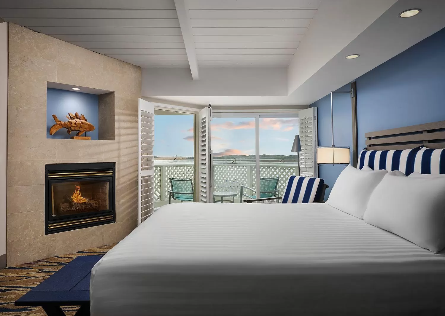 Bedroom, Bed in Inn at Morro Bay