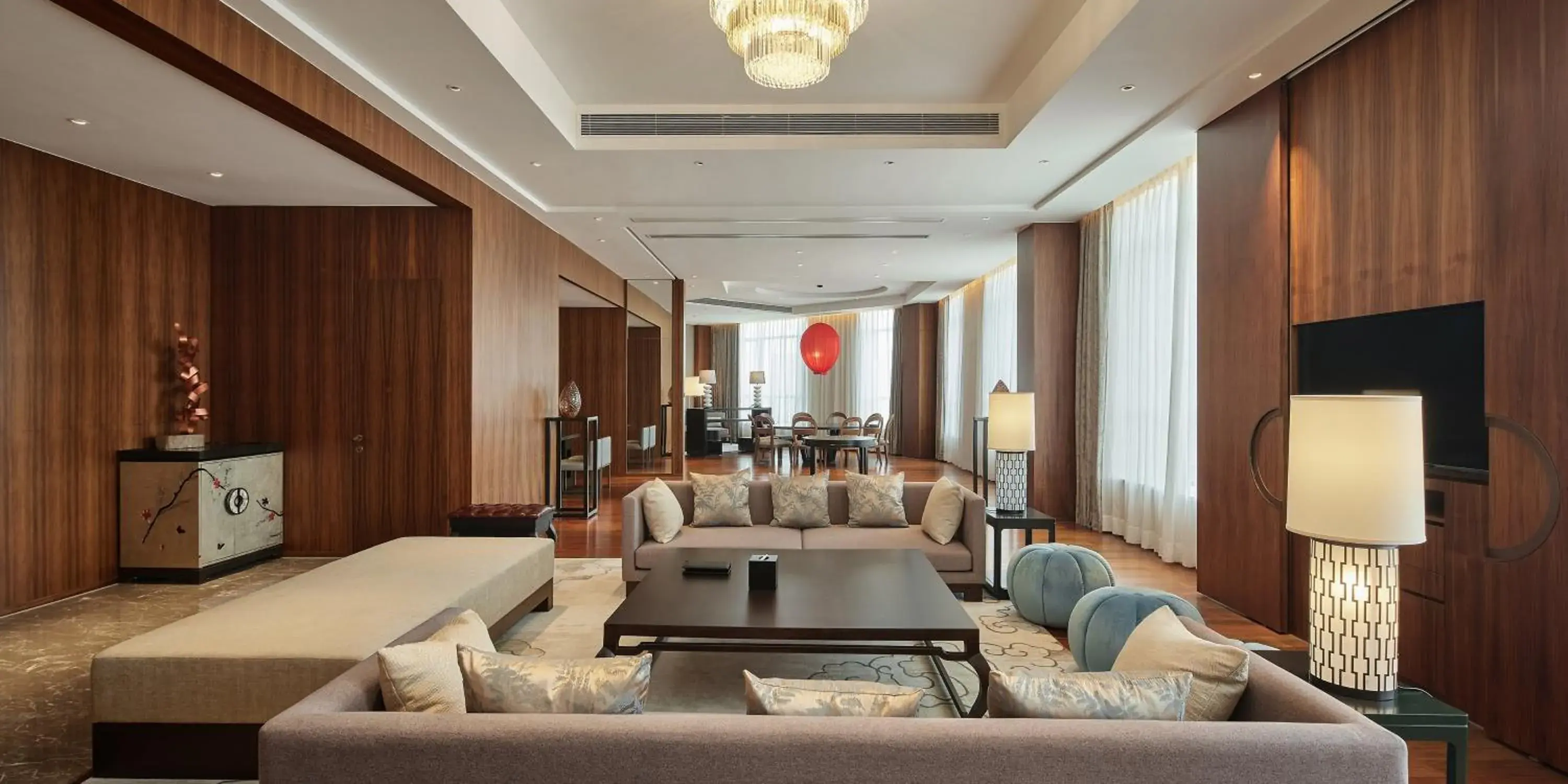 Photo of the whole room, Seating Area in HUALUXE Ningbo Harbor City, an IHG Hotel