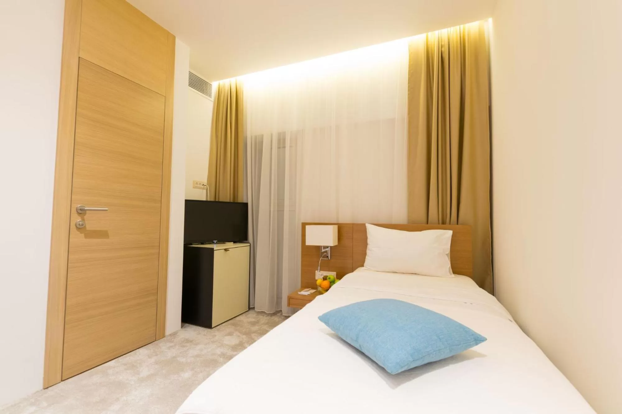 Bedroom, Bed in Hotel Harmonia by Dukley