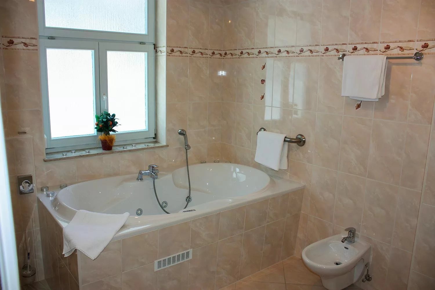 Bath in Parkhotel Waldschlösschen