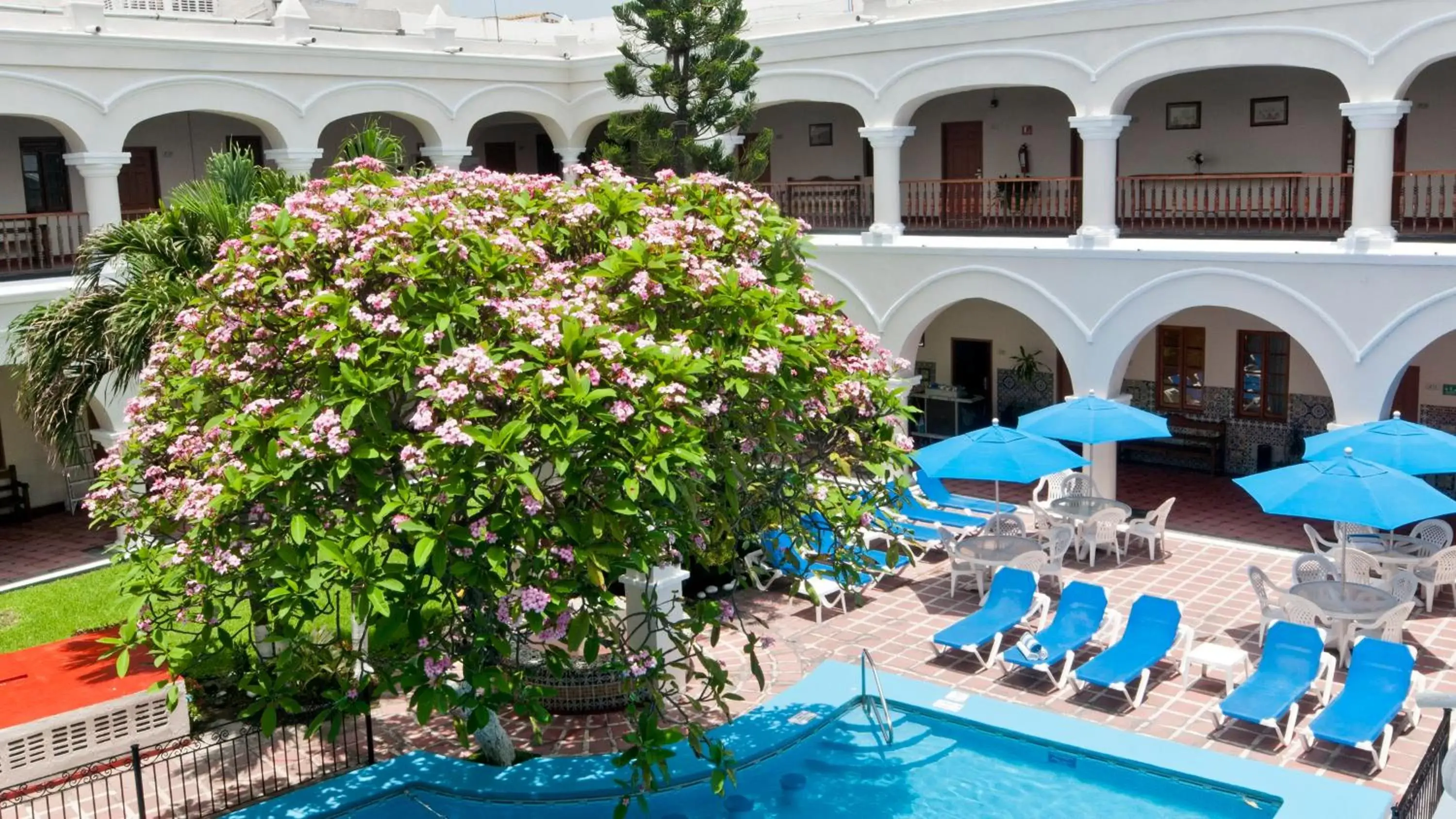 Property building, Pool View in Holiday Inn Veracruz-Centro Historico, an IHG Hotel