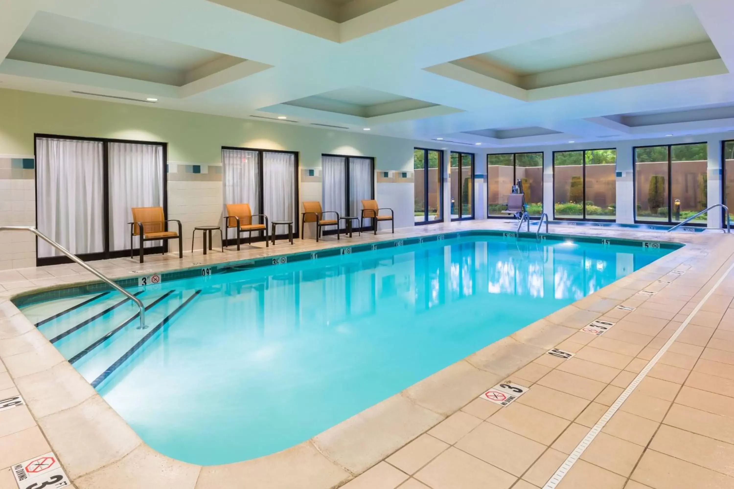 Swimming Pool in Courtyard by Marriott Providence Lincoln