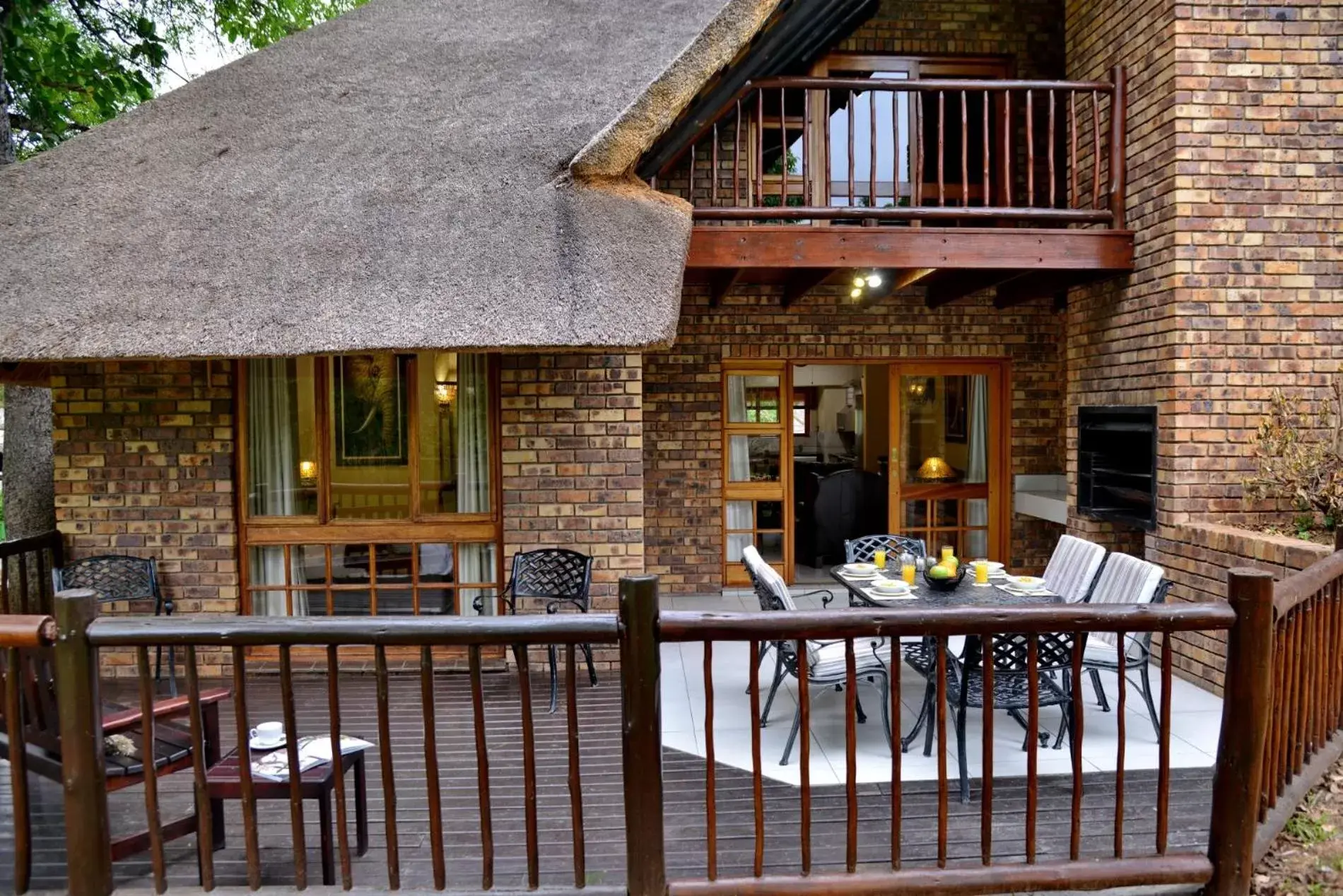 Patio in Cambalala - Luxury Units - in Kruger Park Lodge - Serviced Daily, Free Wi-Fi