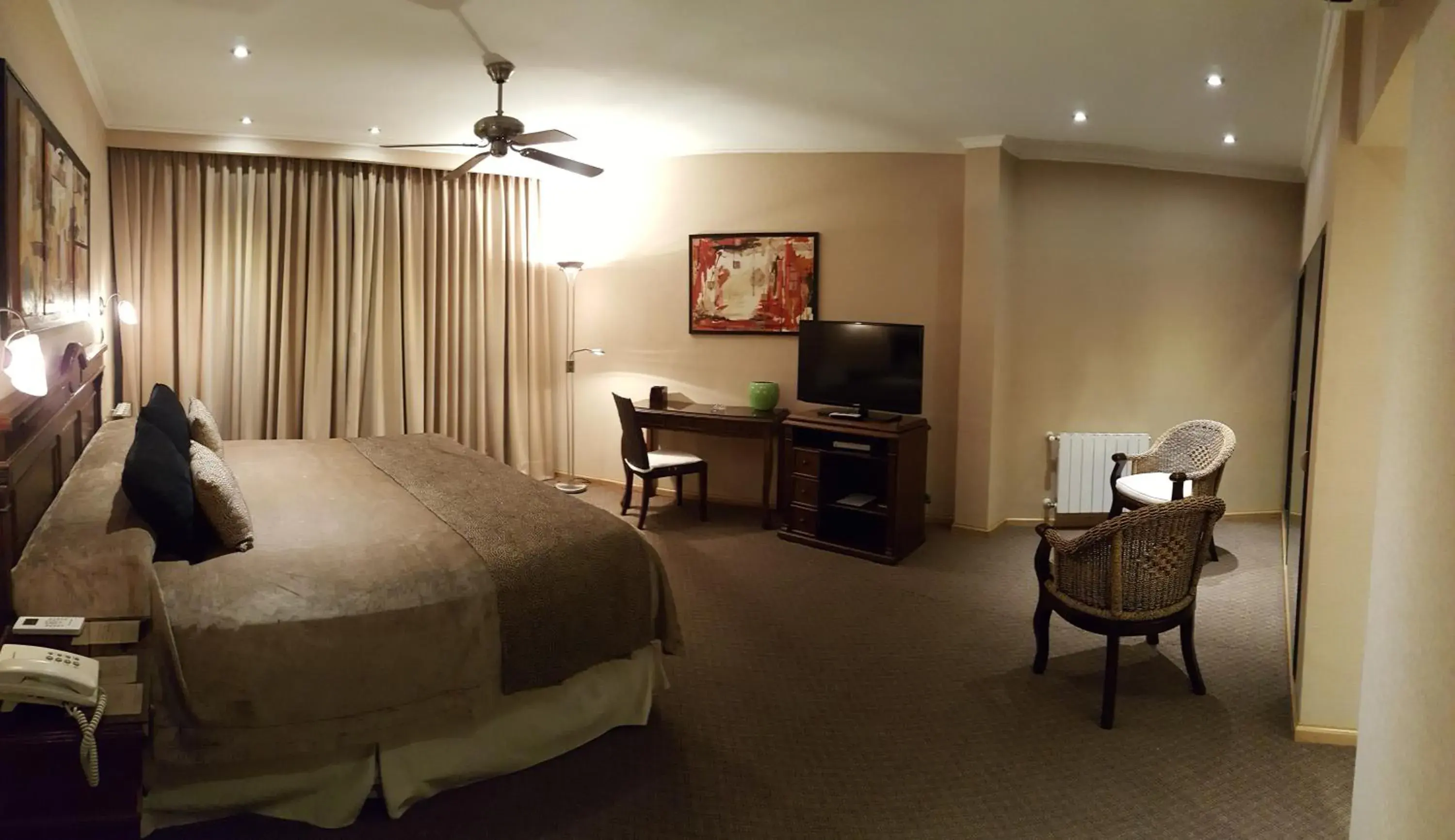 Photo of the whole room, TV/Entertainment Center in Hotel Viñas Del Sol