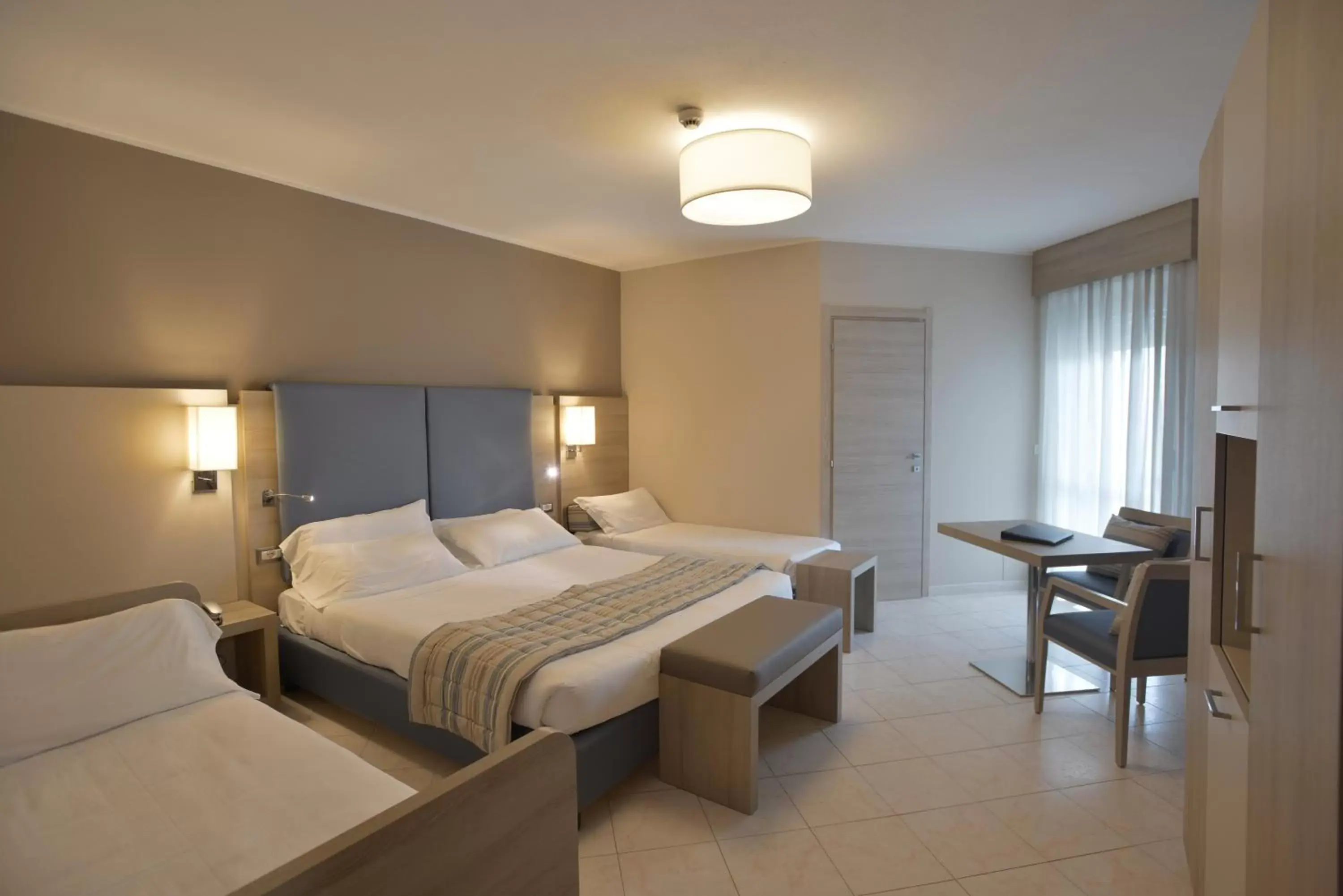 Photo of the whole room, Bed in Alma di Alghero Hotel