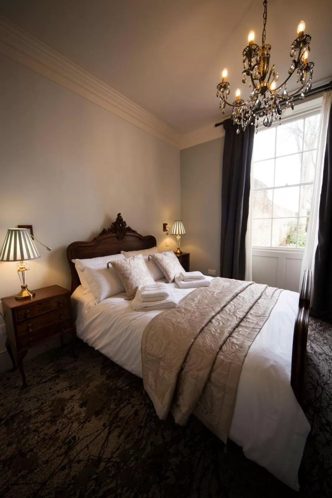 Bedroom, Bed in East Walls Hotel