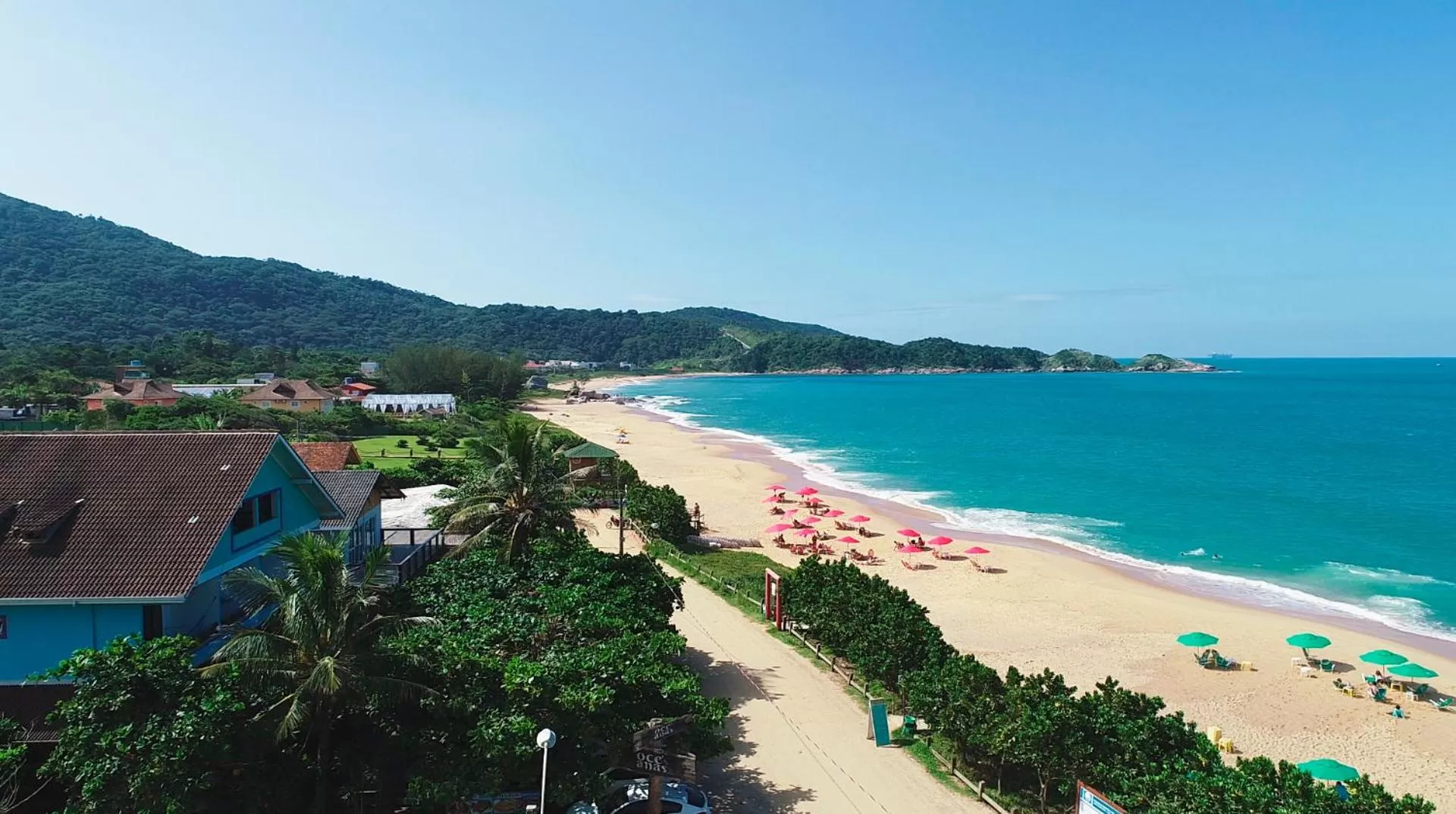 Beach in Pousada OceAnas Frente Mar Estaleiro