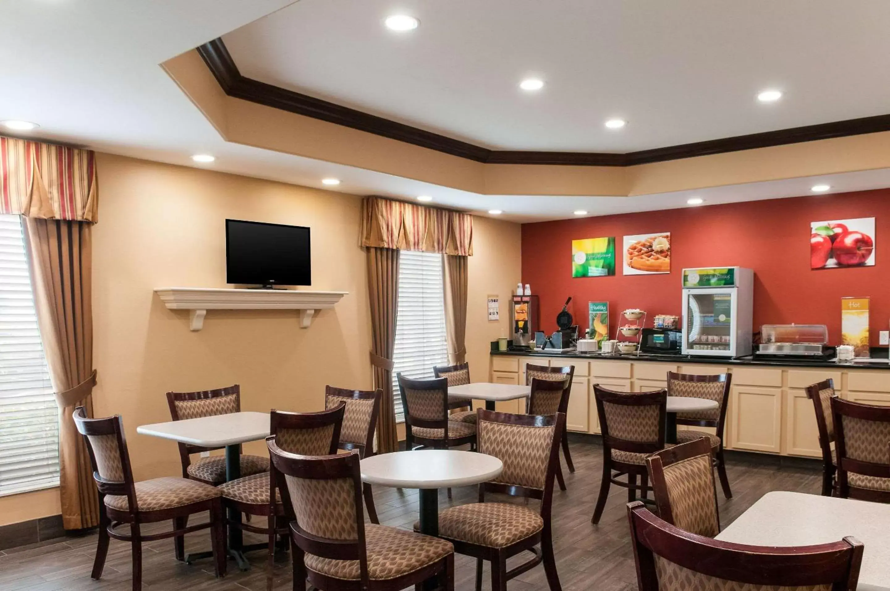 Restaurant/places to eat, Lounge/Bar in Quality Inn & Suites Houma