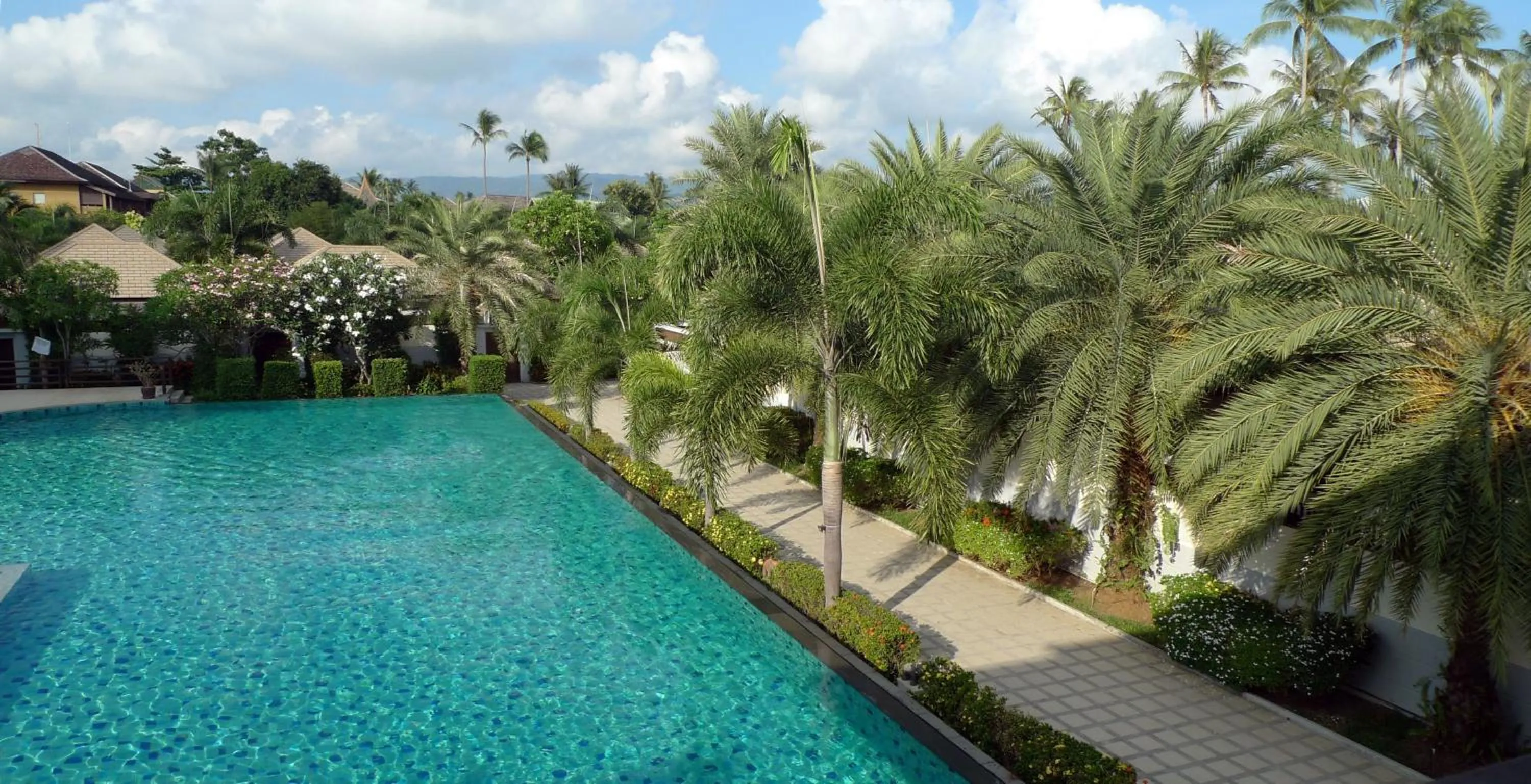 Swimming pool in Samui Boat Lagoon