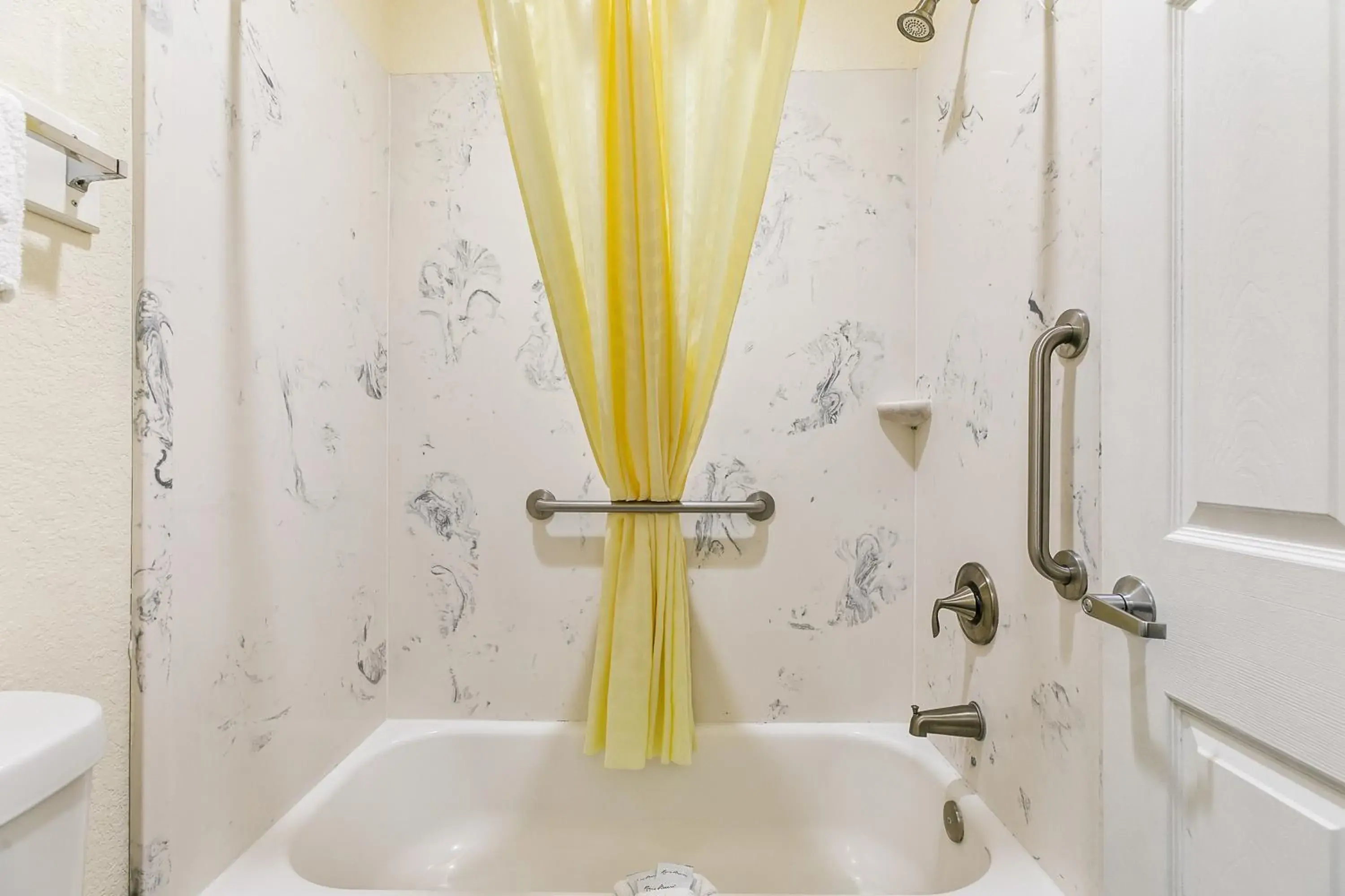 Bathroom in LIGHTHOUSE INN