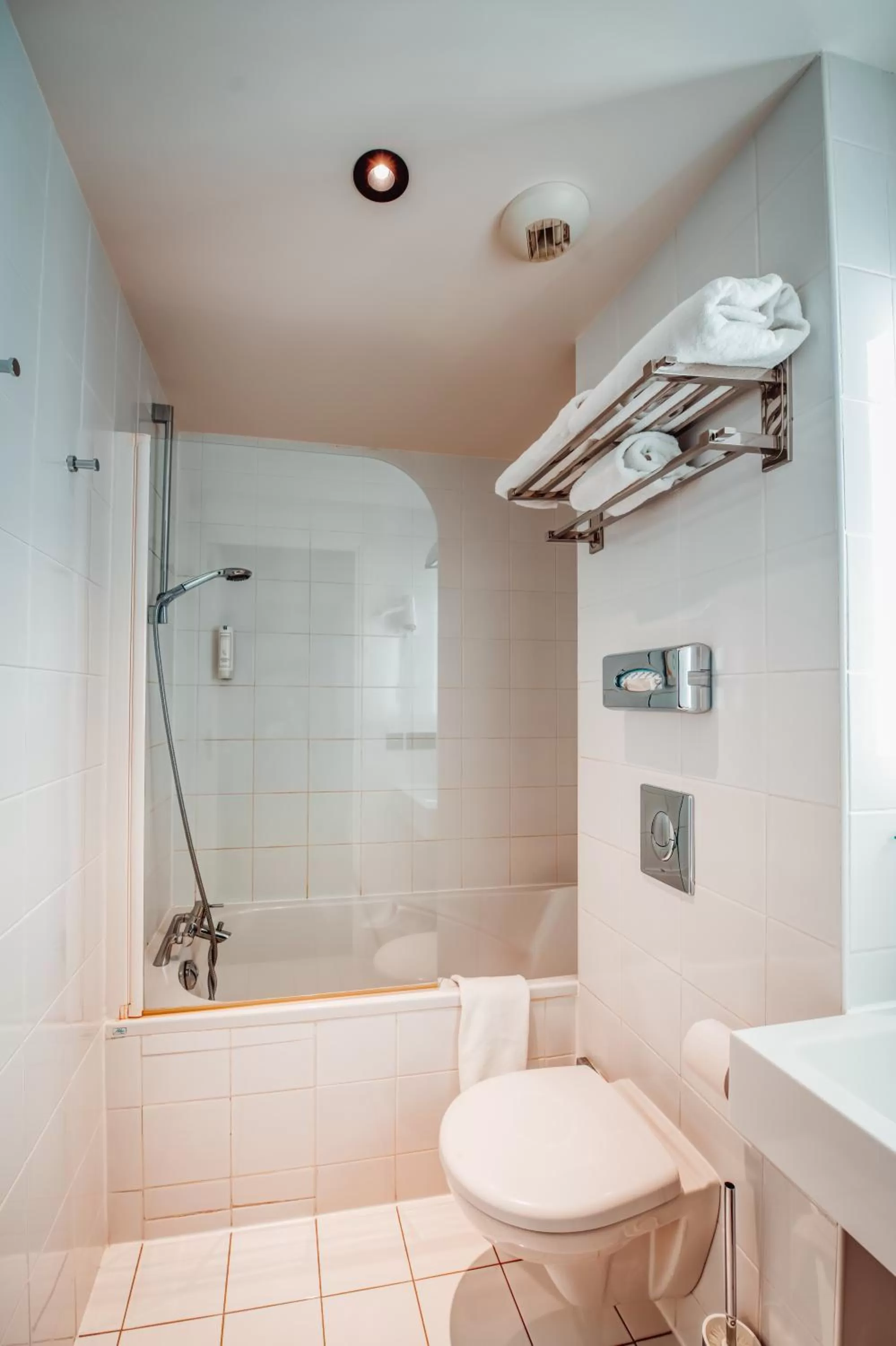 Bathroom in COWOOL Cergy