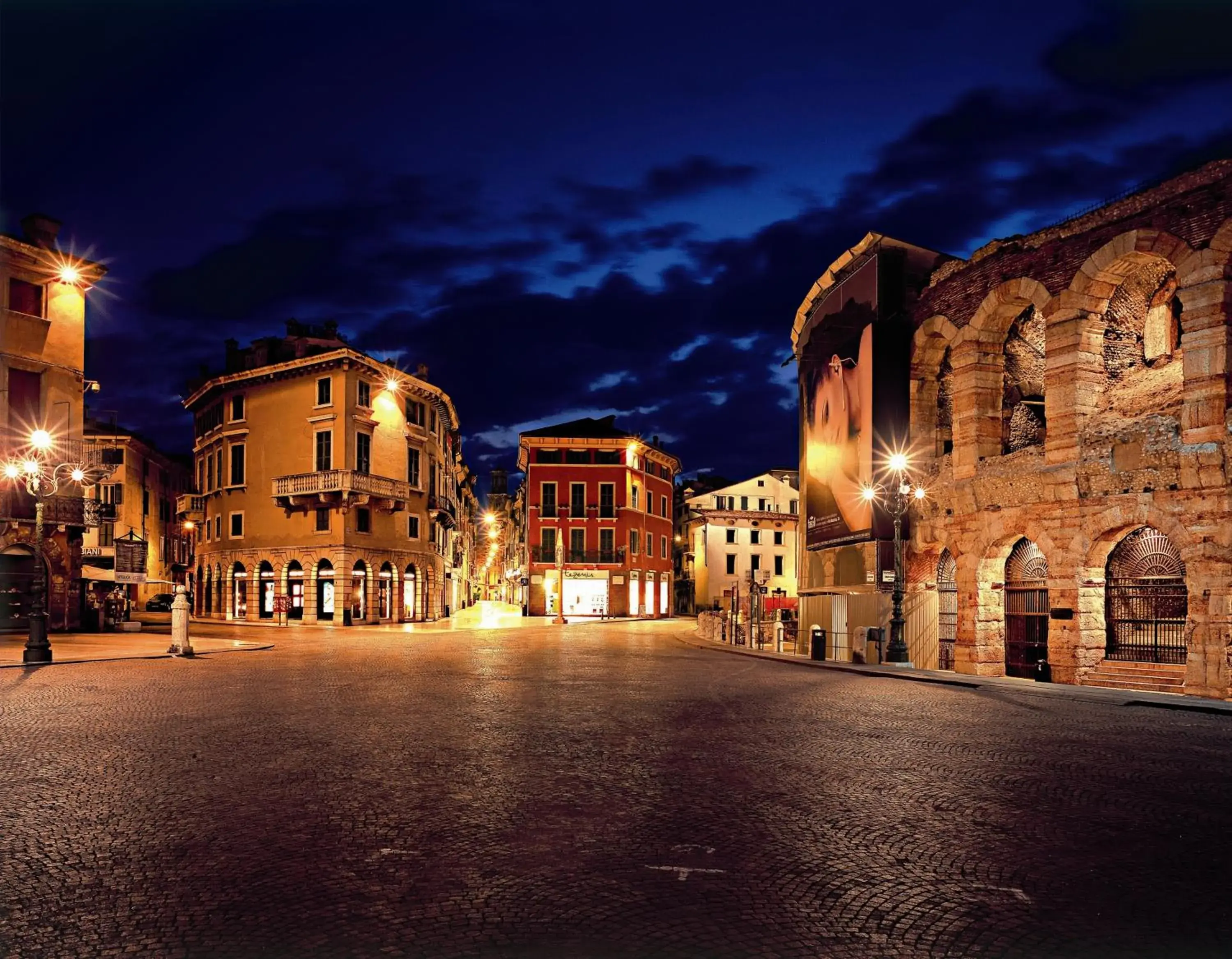 Night, Property Building in Escalus Luxury Suites Verona
