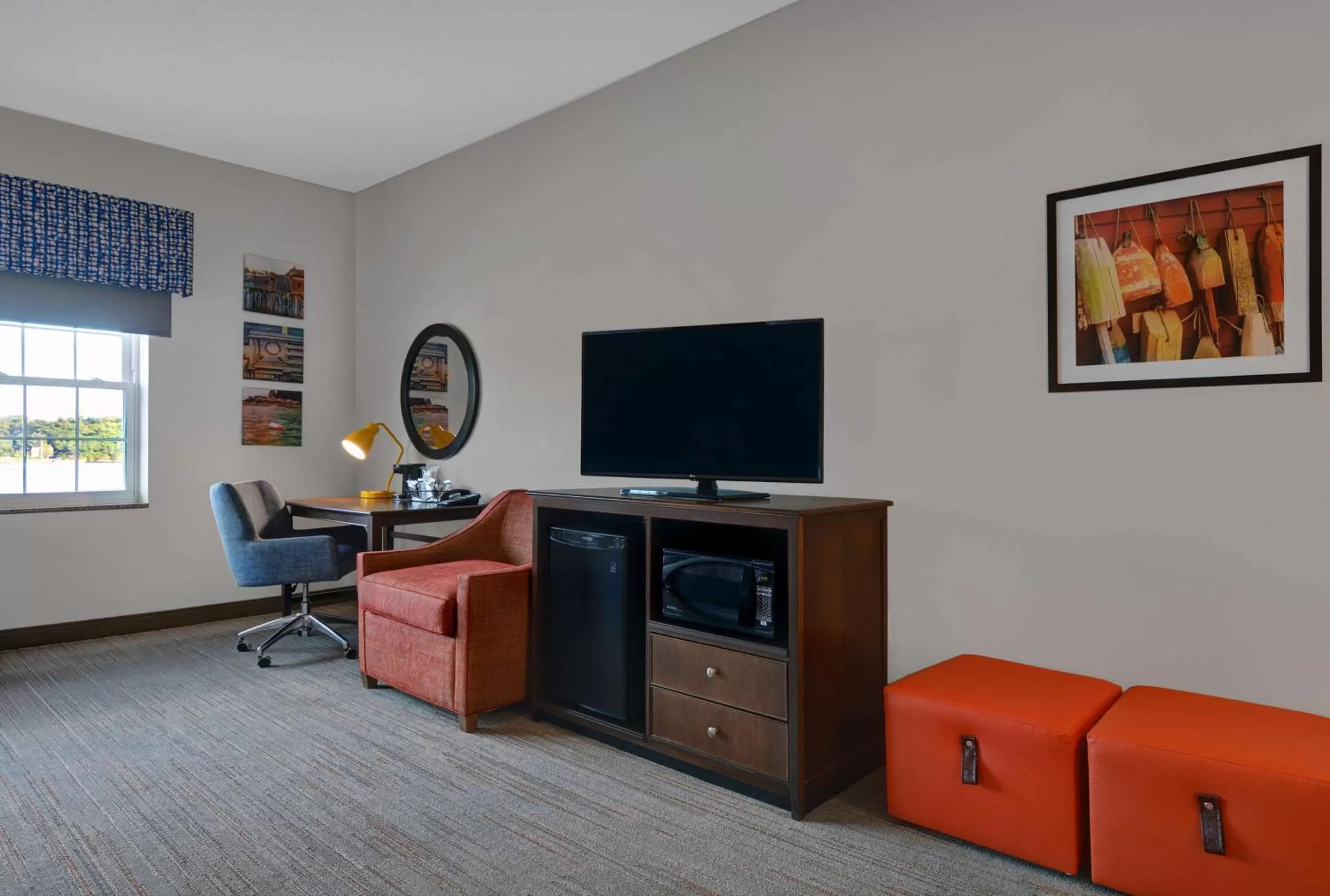 Bedroom in Hampton Inn Bath - Brunswick Area , ME