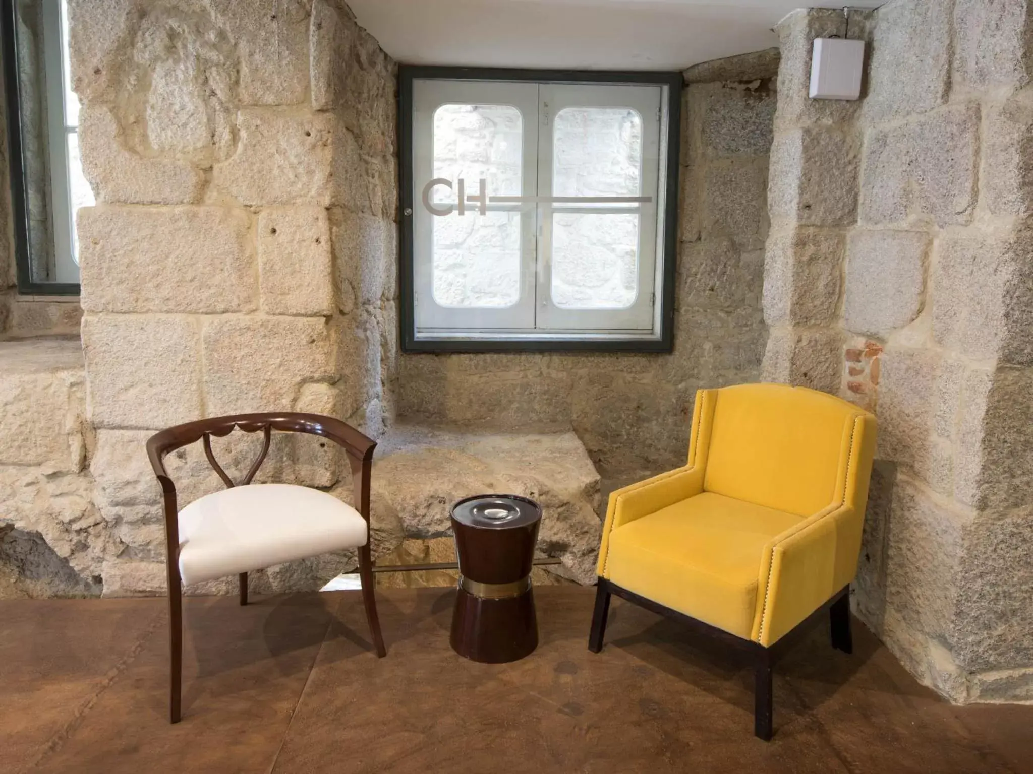 Decorative detail, Seating Area in Hotel Carris Porto Ribeira