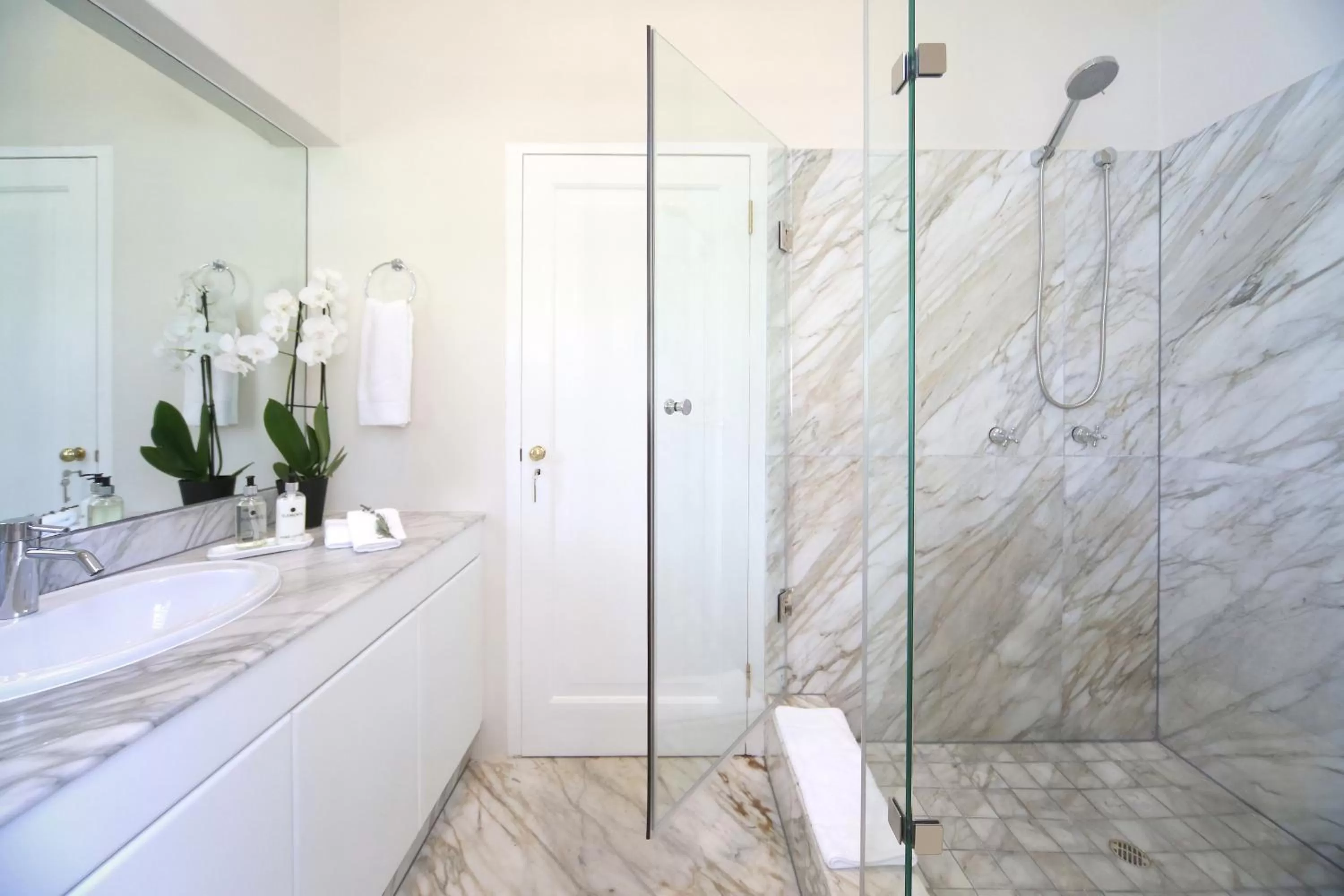 Shower in Adara Palmiet Valley Luxurious Boutique Farm Hotel