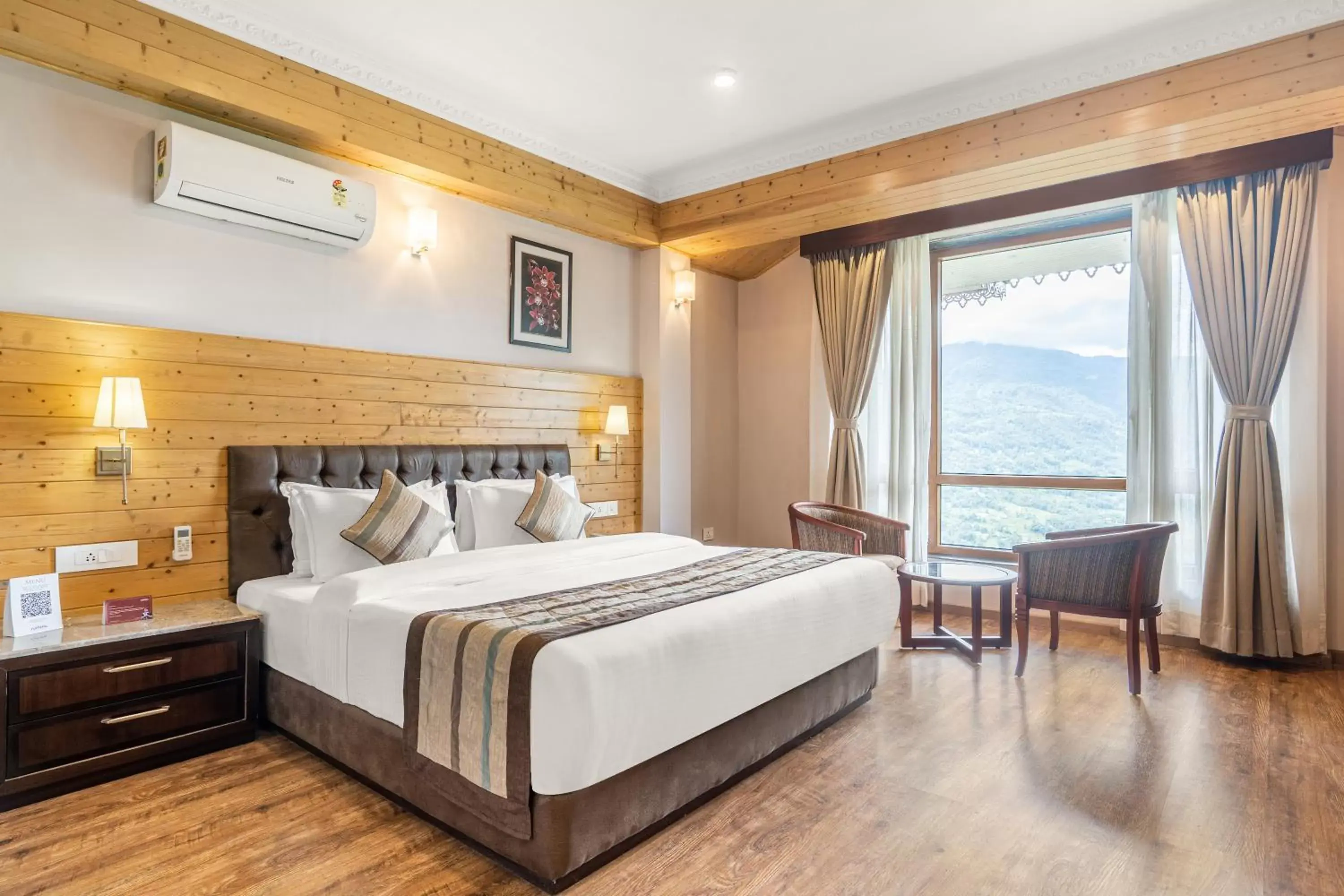 AC Premium Room in Summit Alpine Abode Hotel AC Premium Room in Summit Alpine Abode Hotel