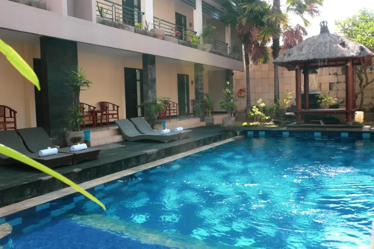 Swimming Pool in Mansu Hotel and Spa Legian