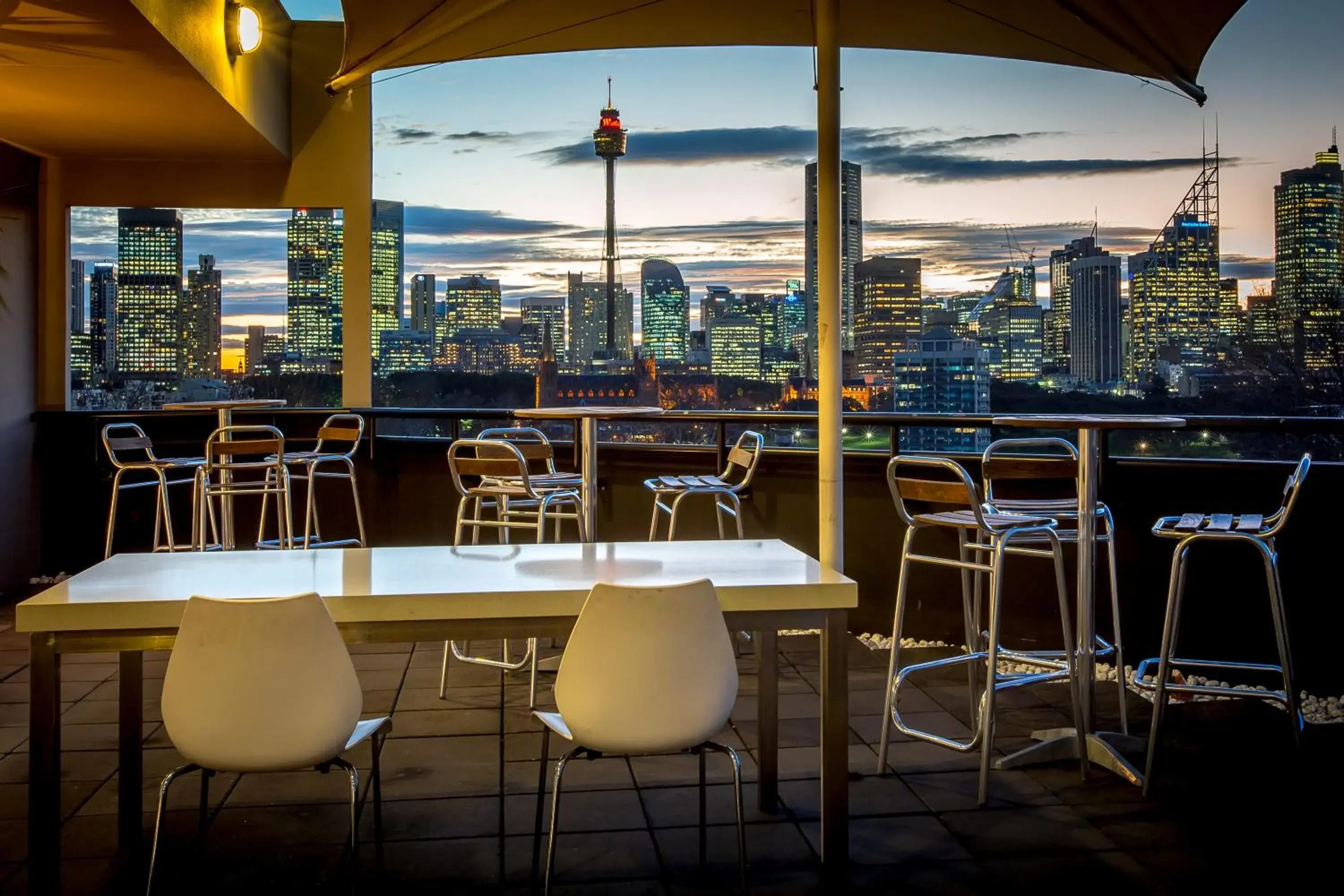 Balcony/Terrace, Restaurant/Places to Eat in Sydney Potts Point Central Apartment Hotel