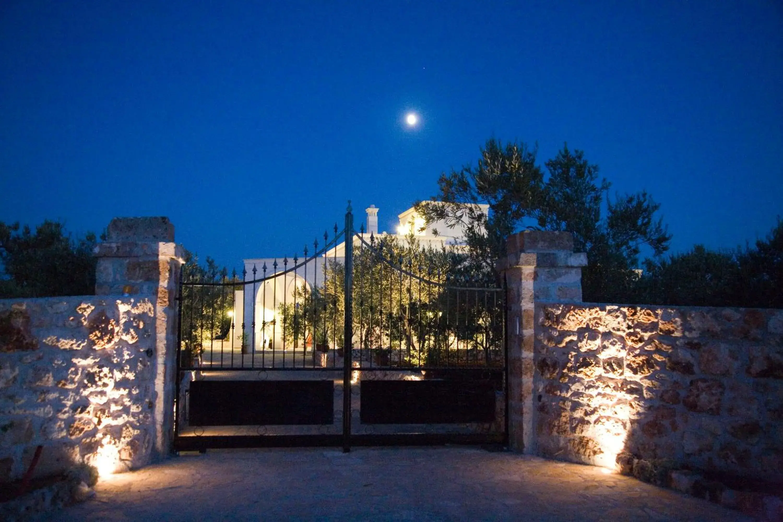 Facade/entrance, Property Building in Pignata