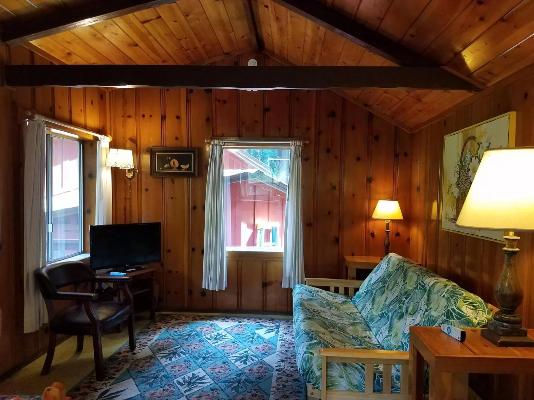 TV and multimedia, Seating Area in Fern River Resort