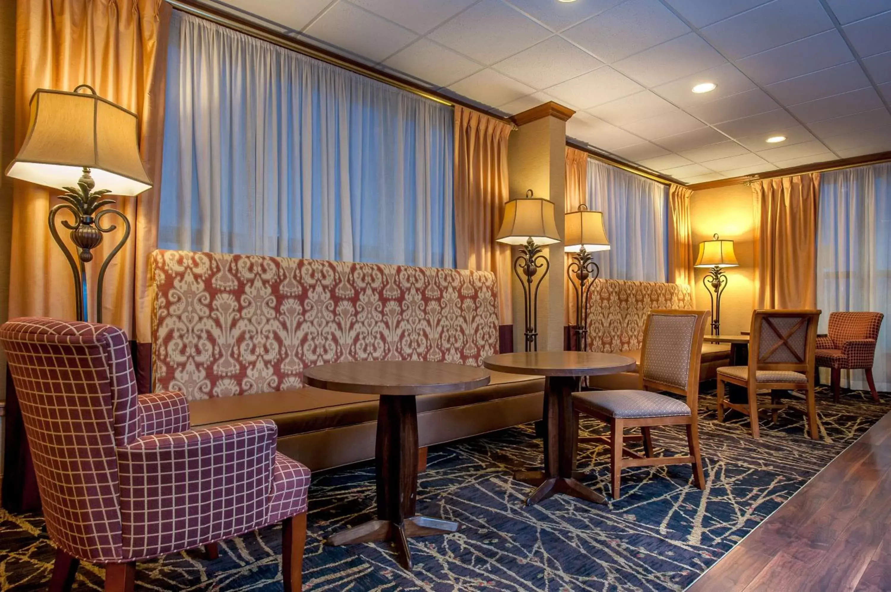 Lobby or reception, Seating Area in Hampton Inn Bowling Green KY