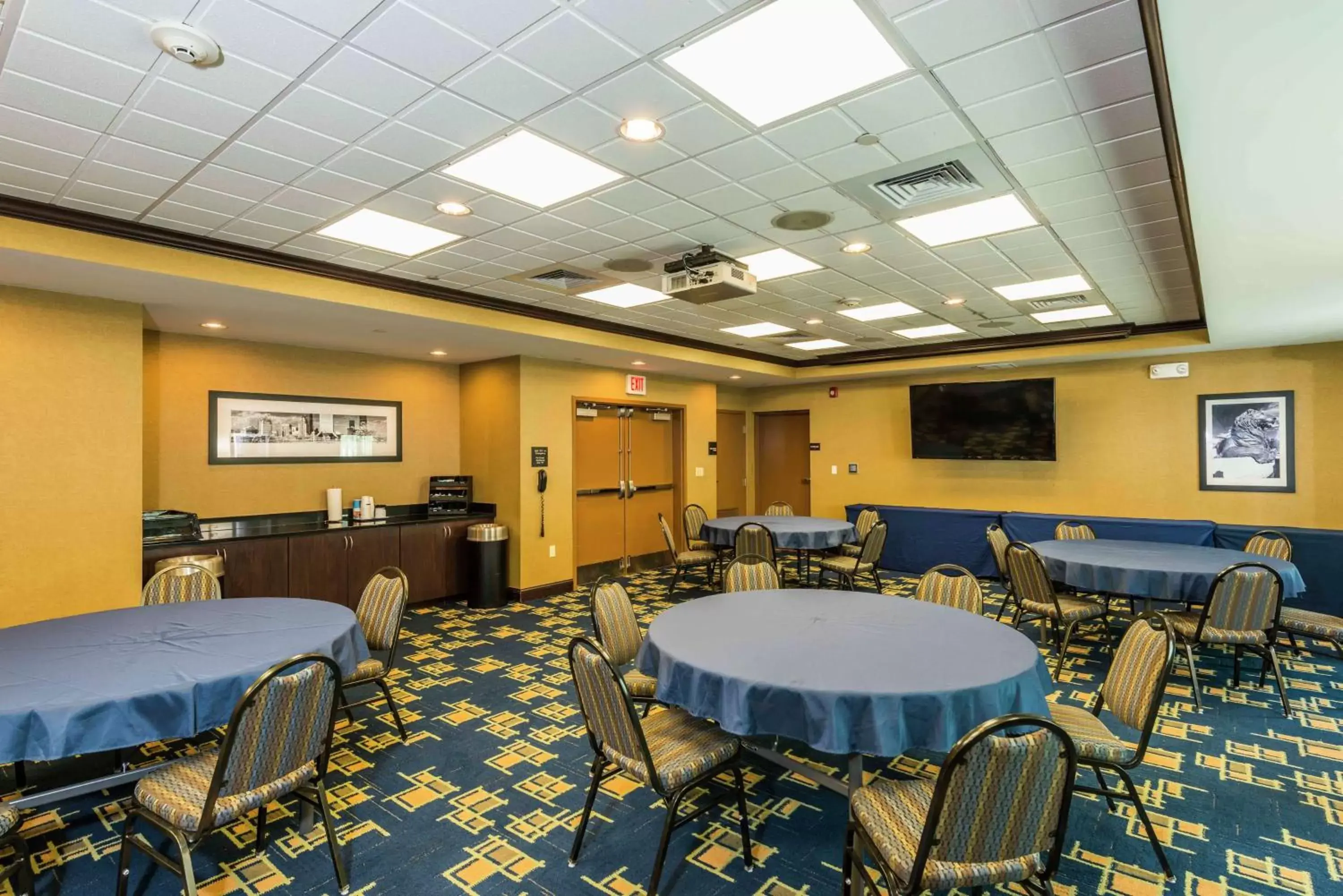 Meeting/conference room, Restaurant/Places to Eat in Hampton Inn & Suites Jacksonville South - Bartram Park