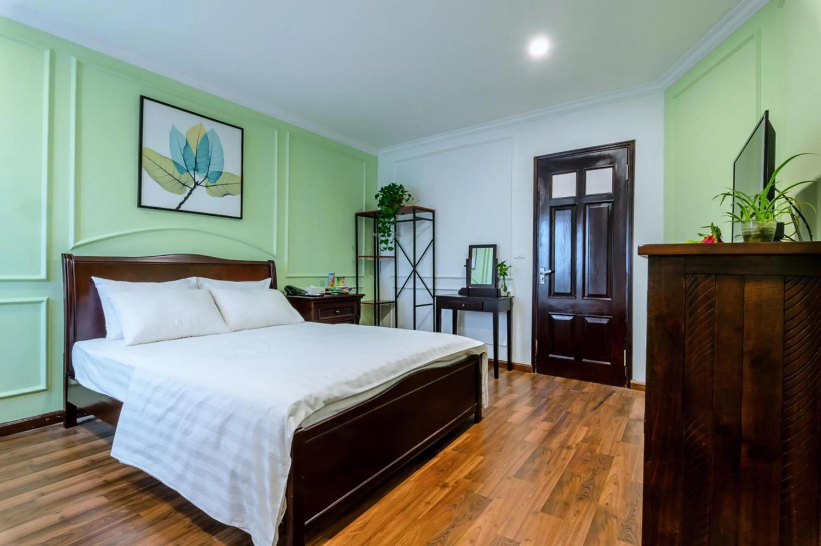 Photo of the whole room, Bed in Hovi Hoang Cau 3 - My Hotel