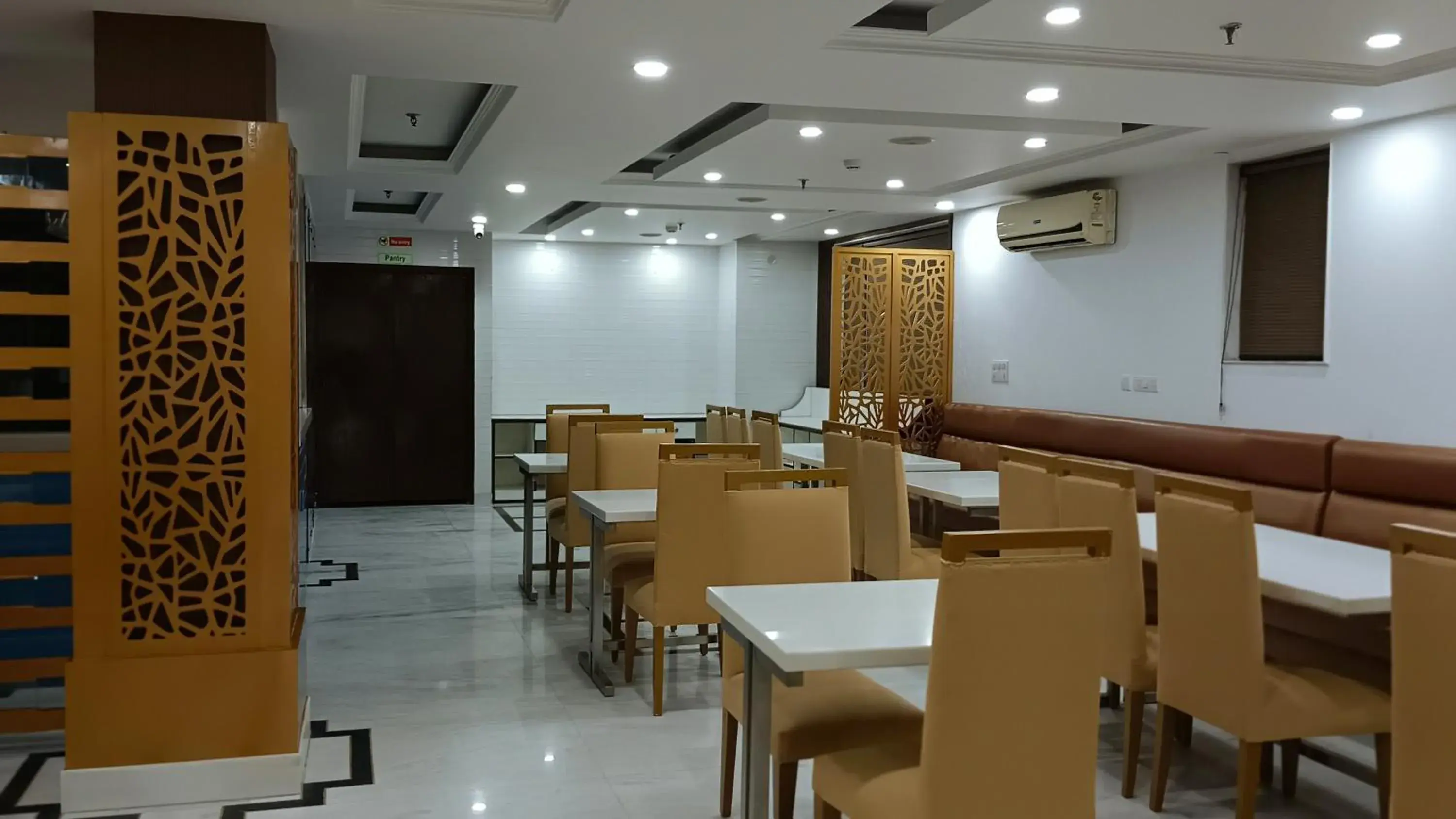 Restaurant/Places to Eat in VENUS.HOTEL