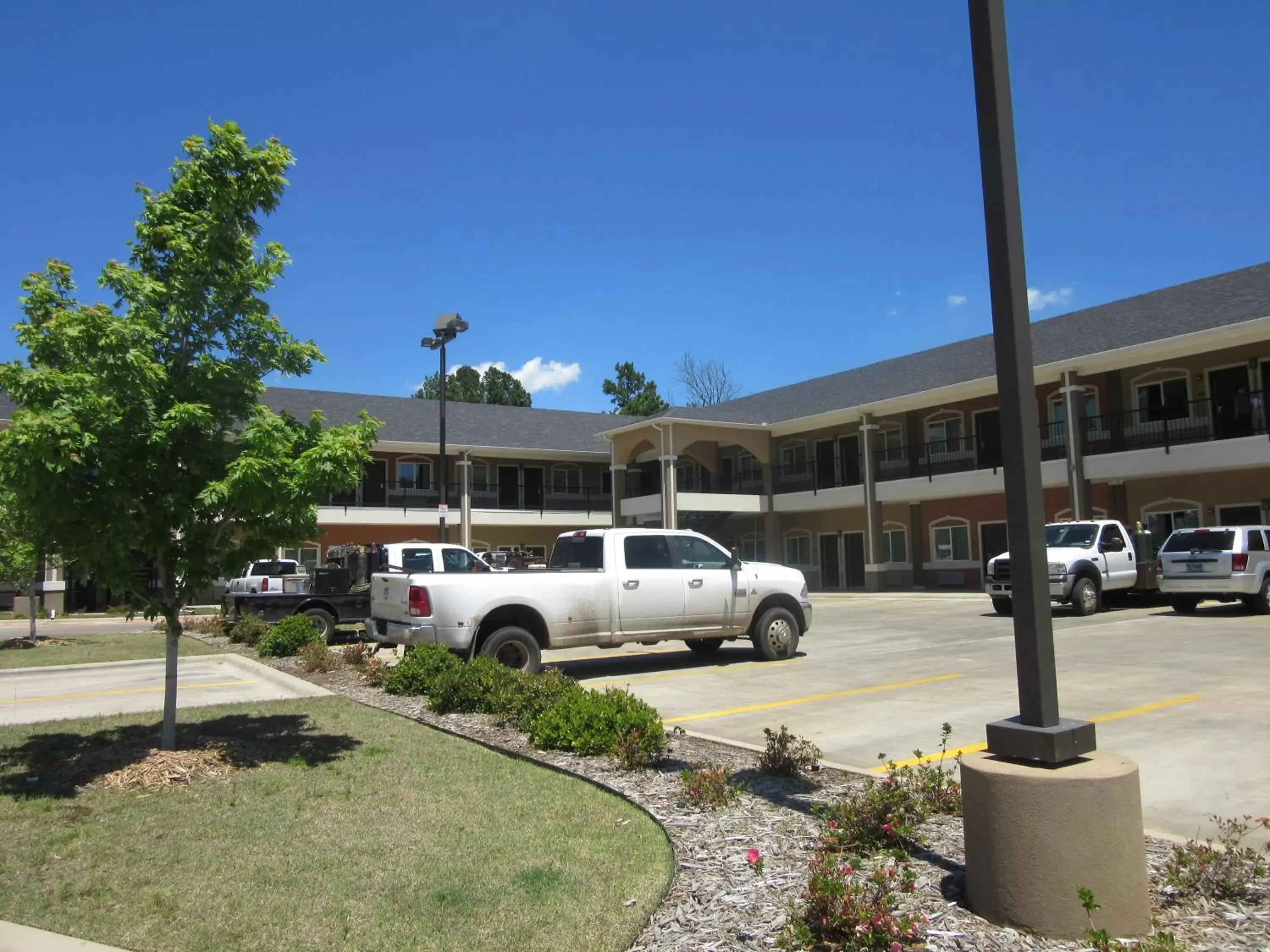Property Building in Executive Inn and Suites Tyler