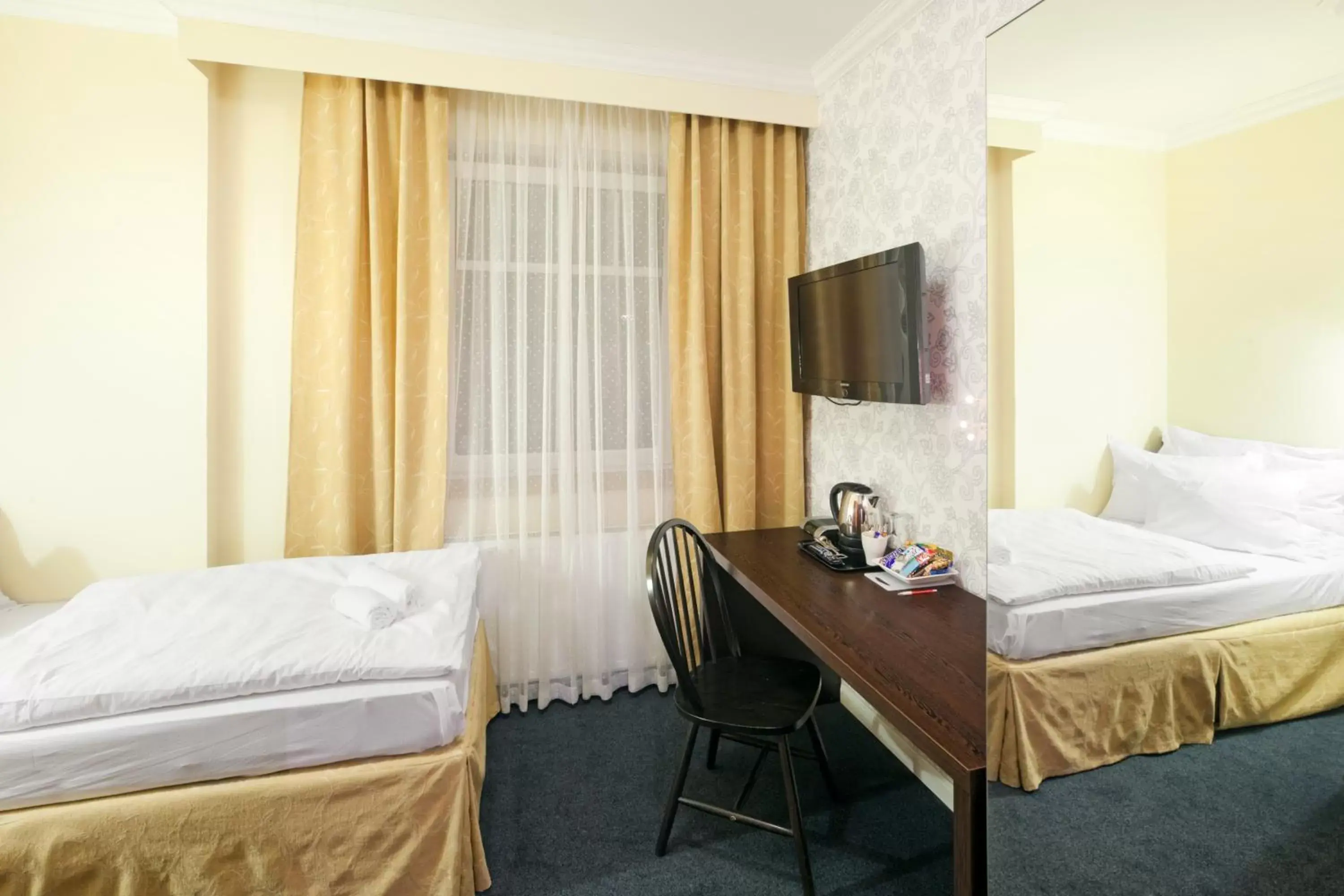 Standard Single Room in Pytloun Design Self Check-in Hotel Standard Single Room in Pytloun Design Self Check-in Hotel