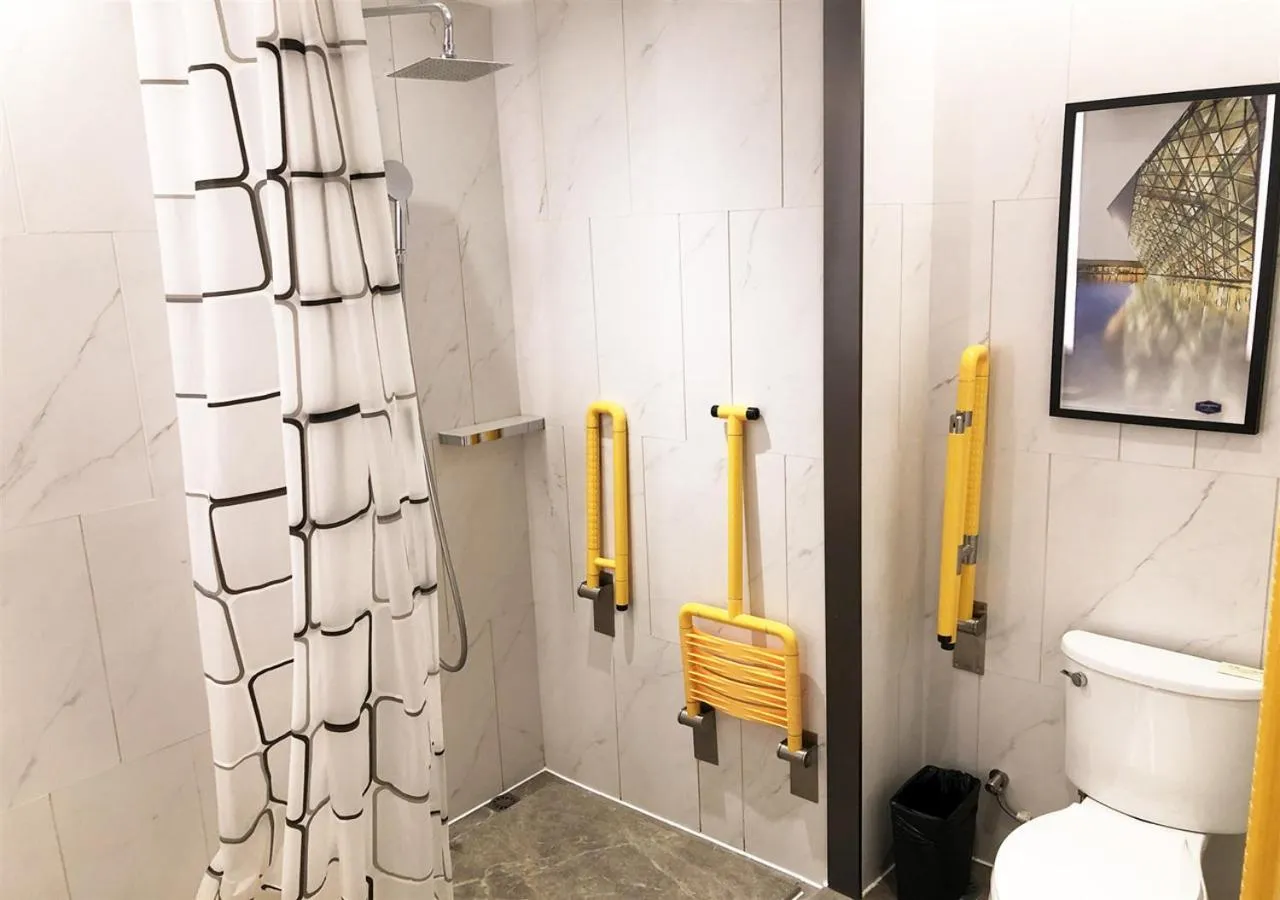 Facility for disabled guests in Hampton by Hilton Guangzhou Tianhe Sports Center