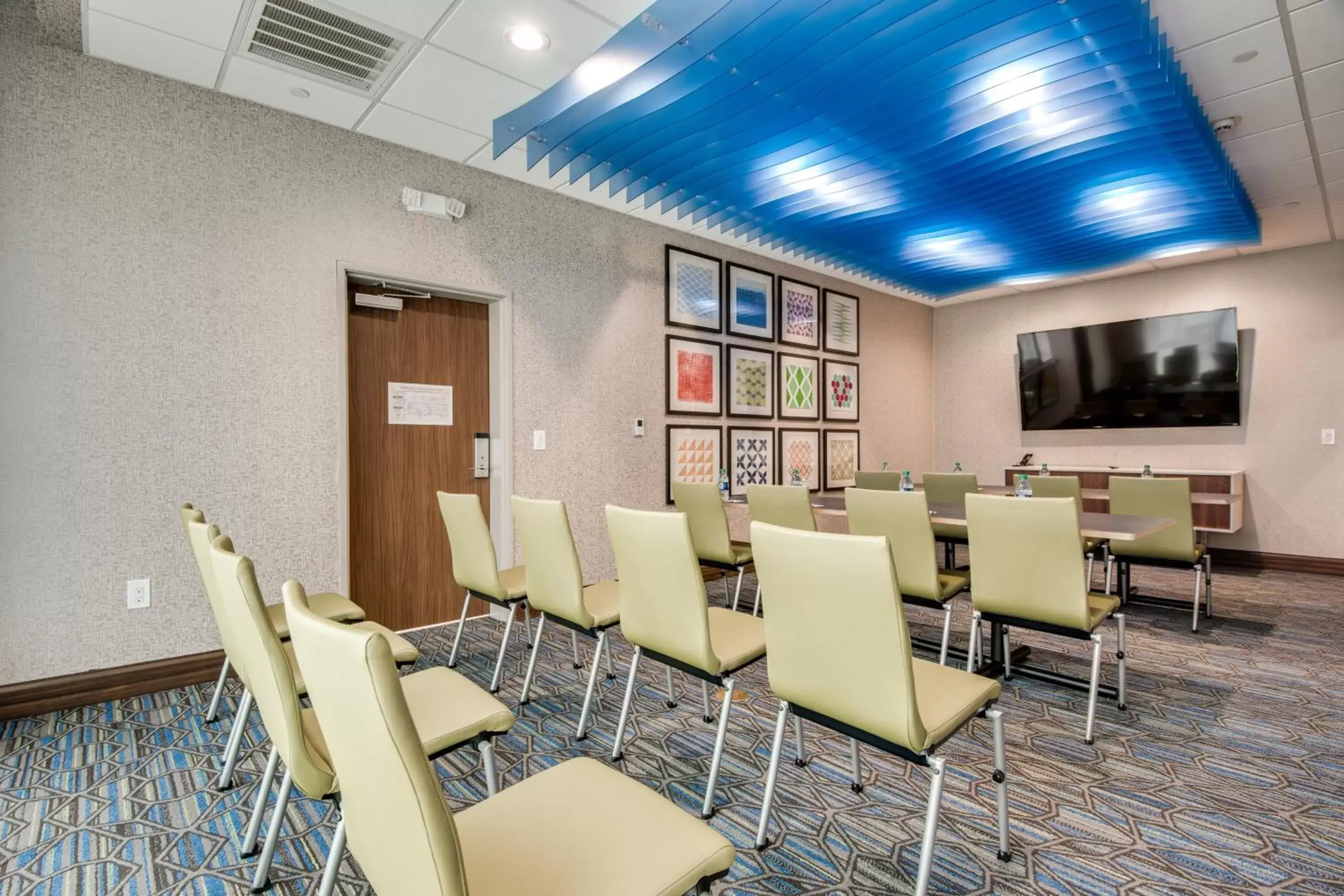 Meeting/conference room in Holiday Inn Express & Suites Dallas North - Addison, an IHG Hotel