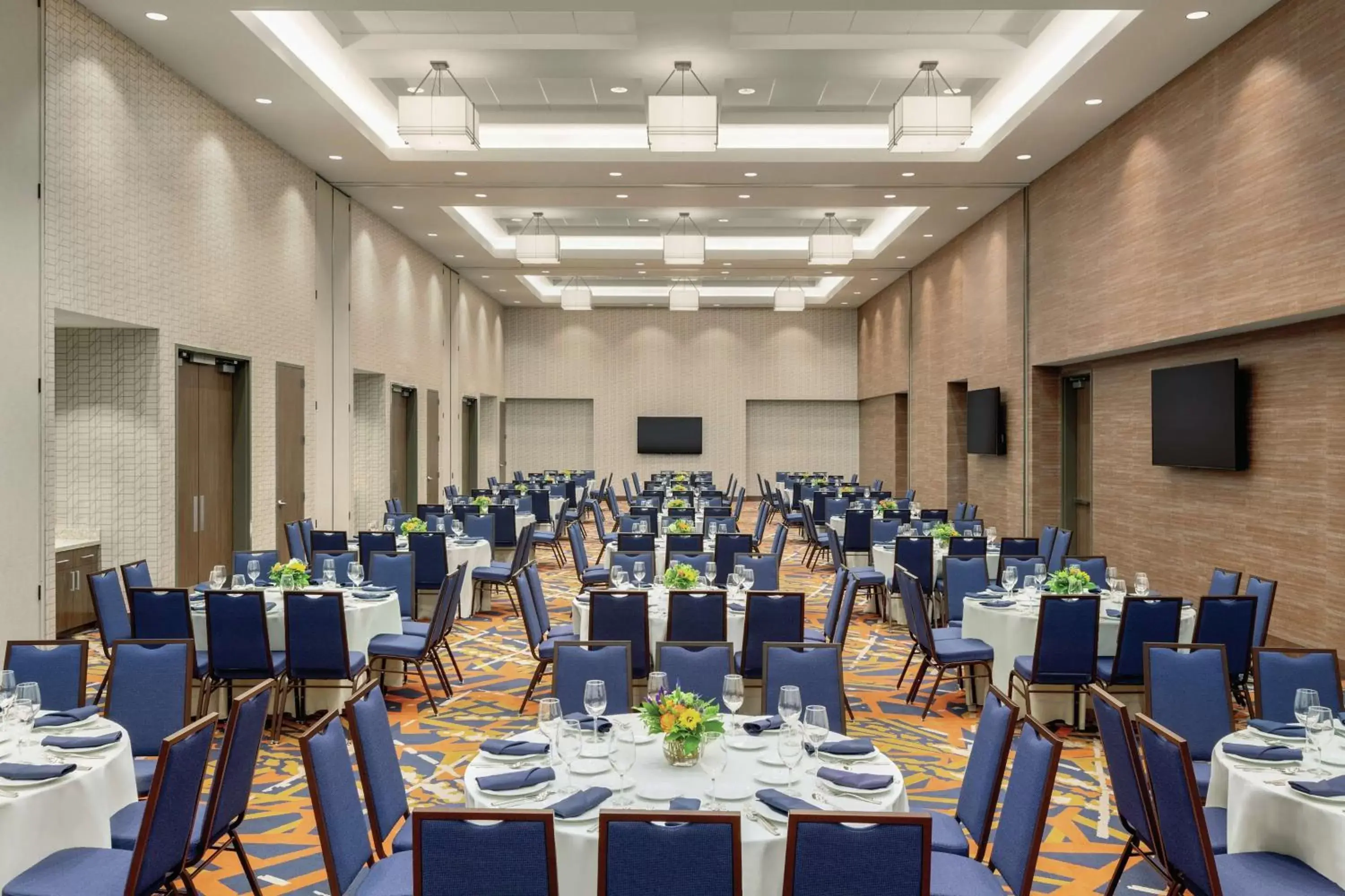 Meeting/conference room, Restaurant/Places to Eat in Embassy Suites By Hilton South Jordan Salt Lake City