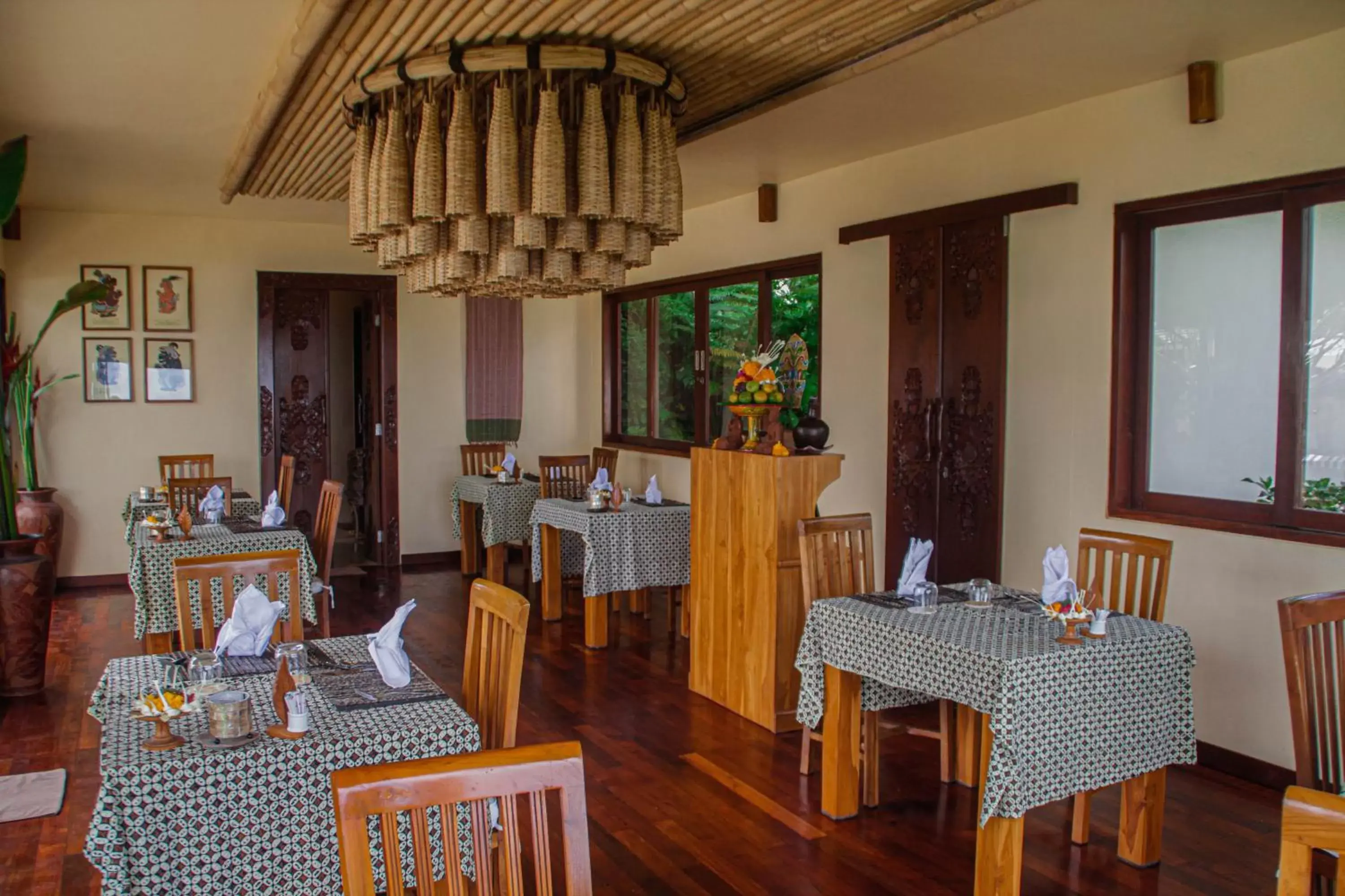 Restaurant/Places to Eat in Munduk Moding Plantation Nature Resort & Spa