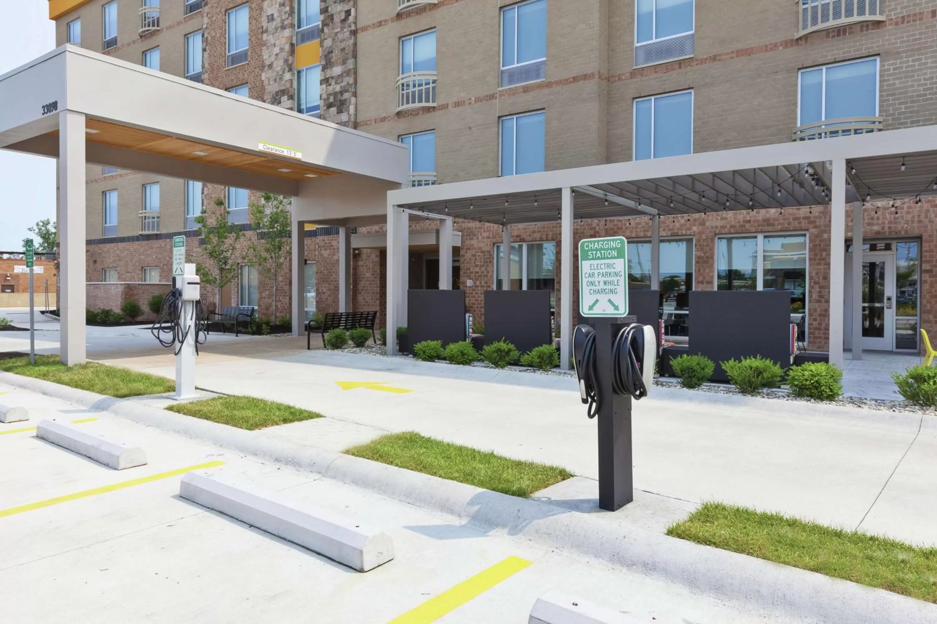 Property building in Home2 Suites By Hilton West Bloomfield, Mi