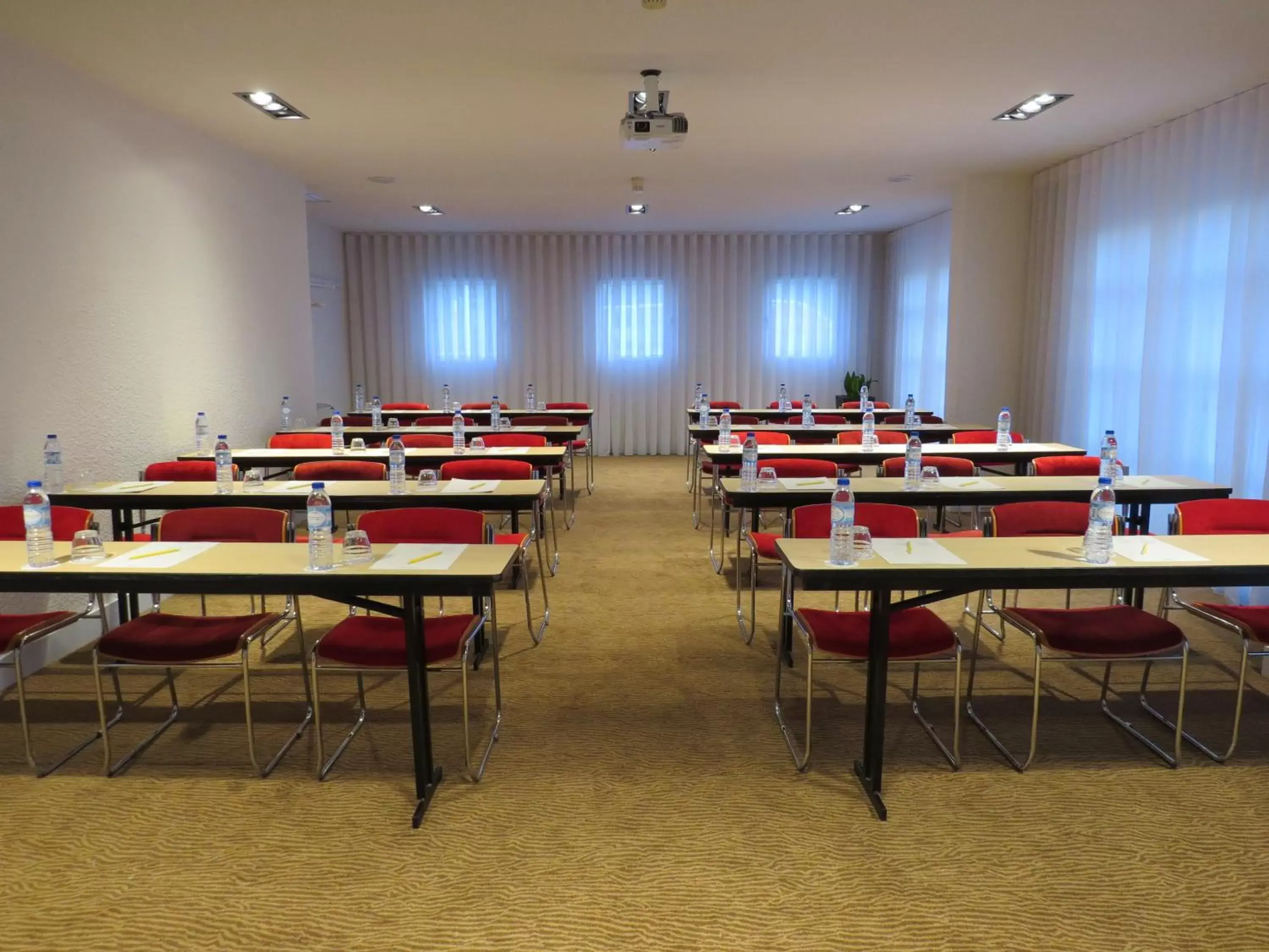 Business facilities in Novotel Setubal