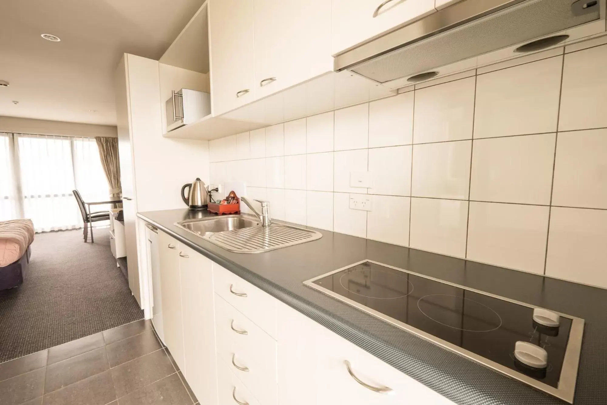Kitchen or kitchenette, Kitchen/Kitchenette in Azena Suites & Apartment