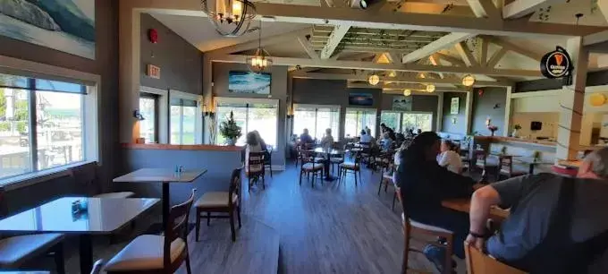 Restaurant/Places to Eat in Pacific Shores Resort & Spa