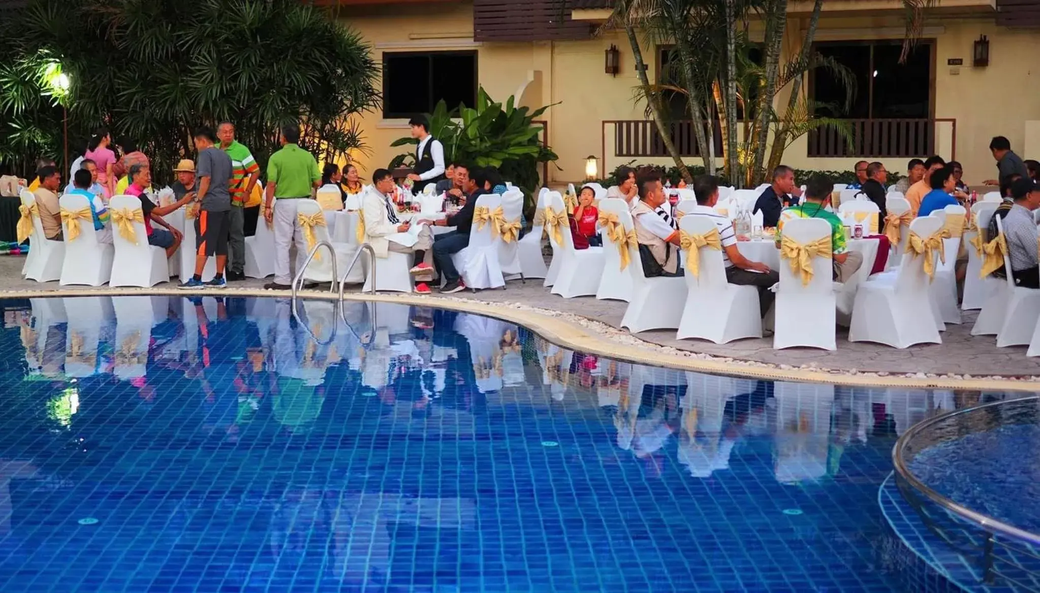 Swimming pool in Luckswan Resort Chiang Rai - SHA Extra Plus Swimming pool in Luckswan Resort Chiang Rai - SHA Extra Plus