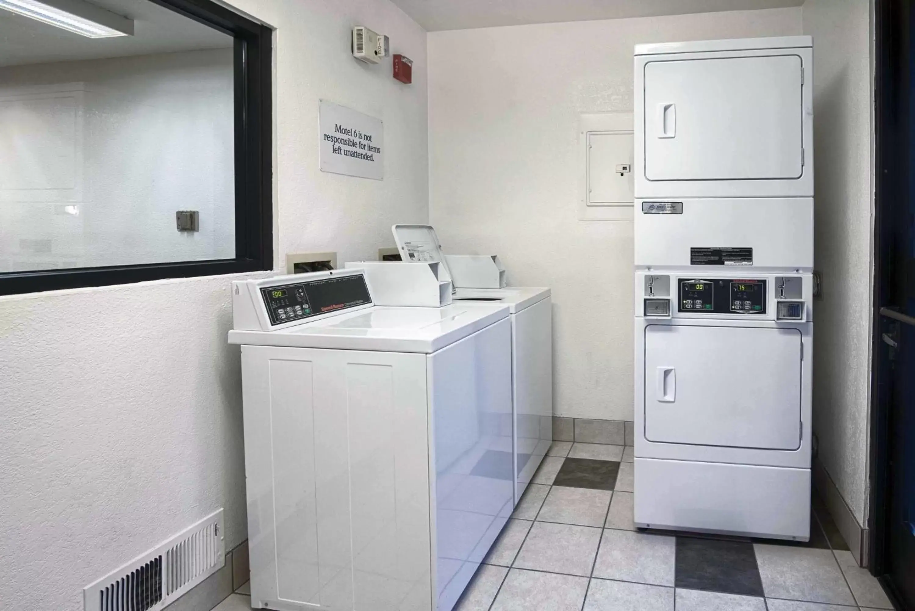 Decorative detail, Kitchen/Kitchenette in Motel 6-Mammoth Lakes, CA