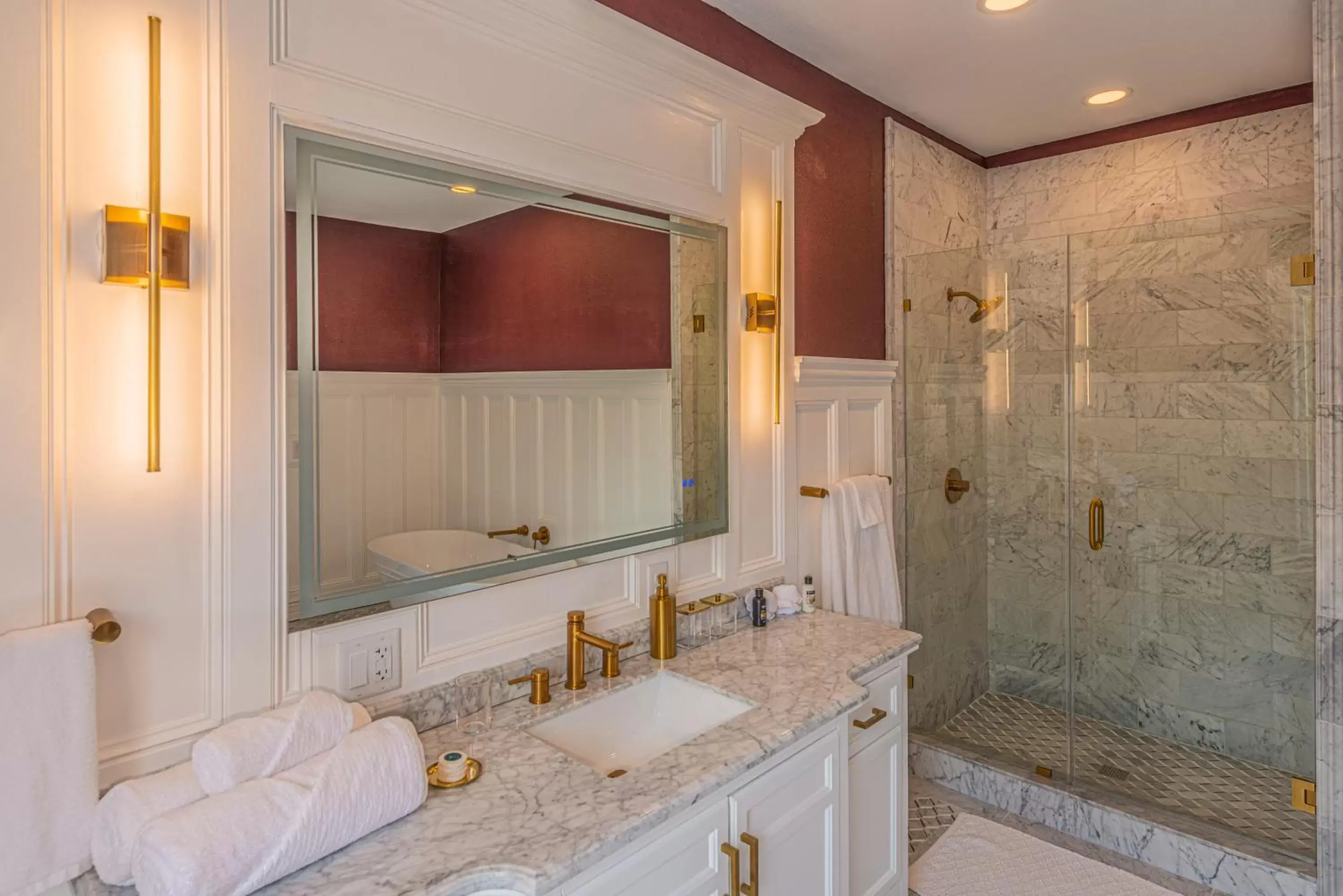 Shower, Bathroom in Orman Mansion - Pueblo's Most Luxurious Stay!