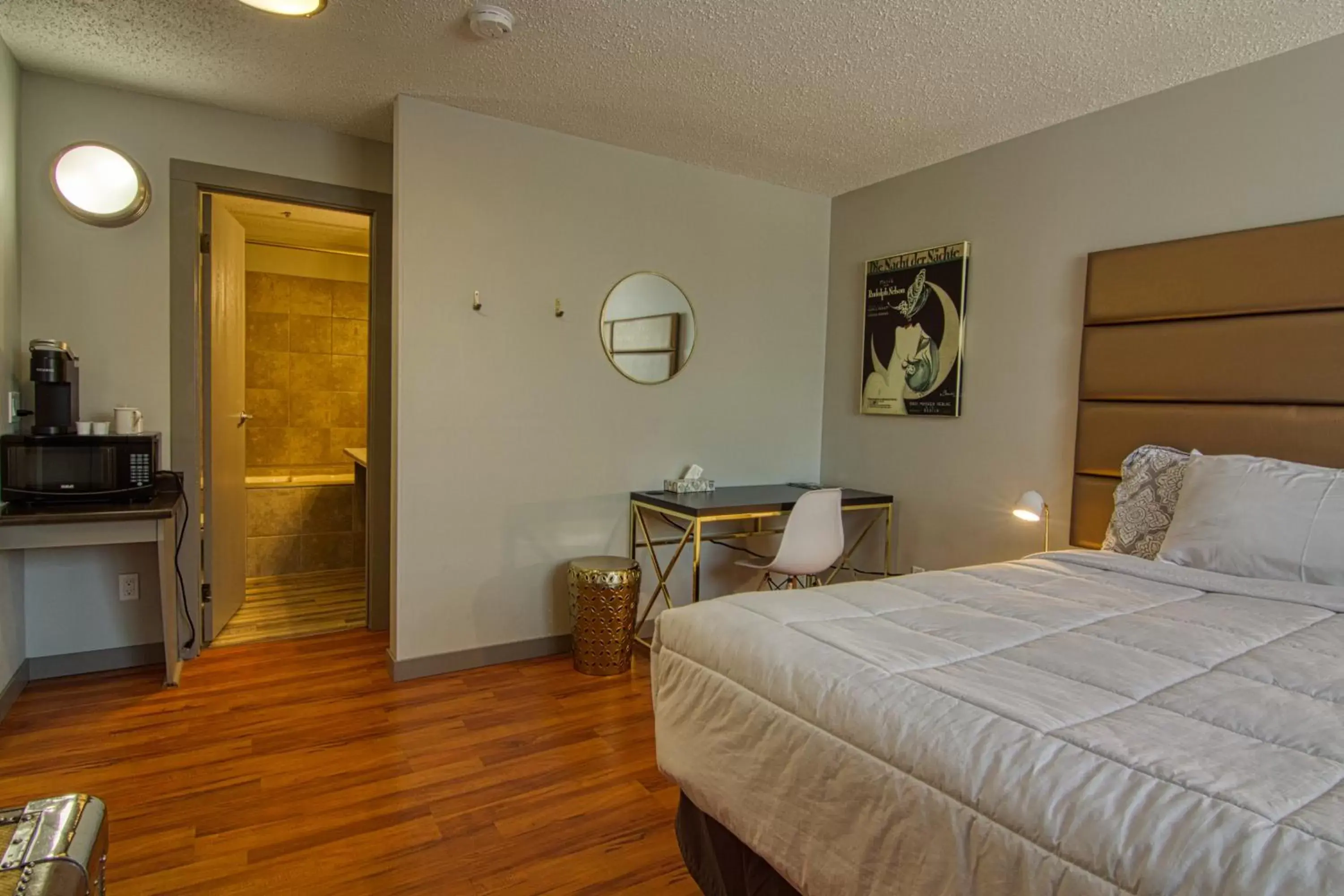 Bedroom, Bed in The Baker Hotel